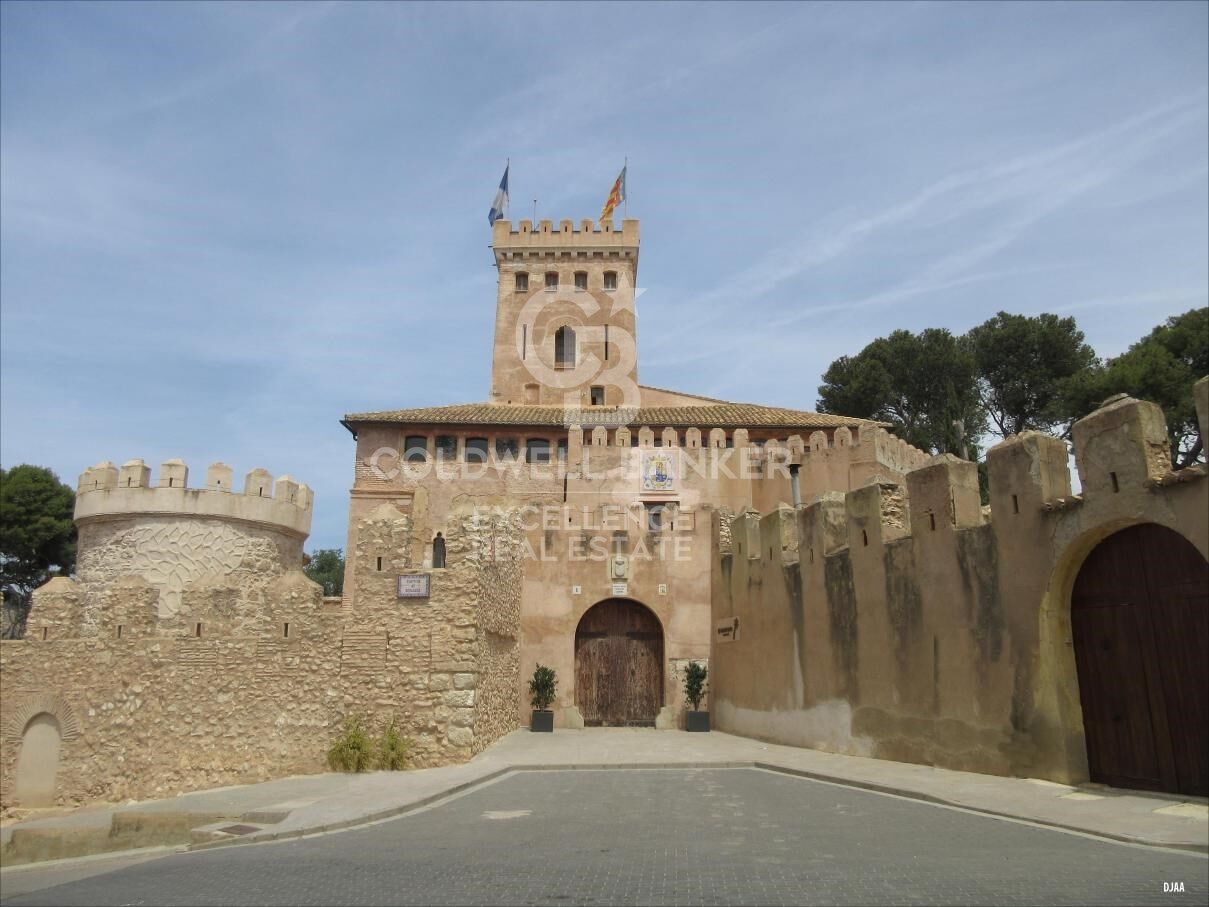 Kaupunkipientalo Benisano, Valencia, Espanja 3 makuuhuonetta, 270 m2 No. 157367