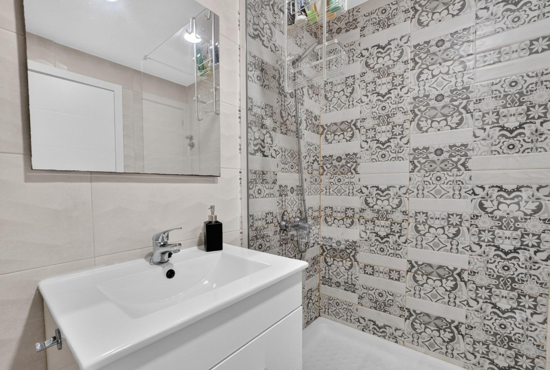Apartment in Torrevieja, Alicante, Spain 3 bedrooms, 117 sq.m. No. 194899