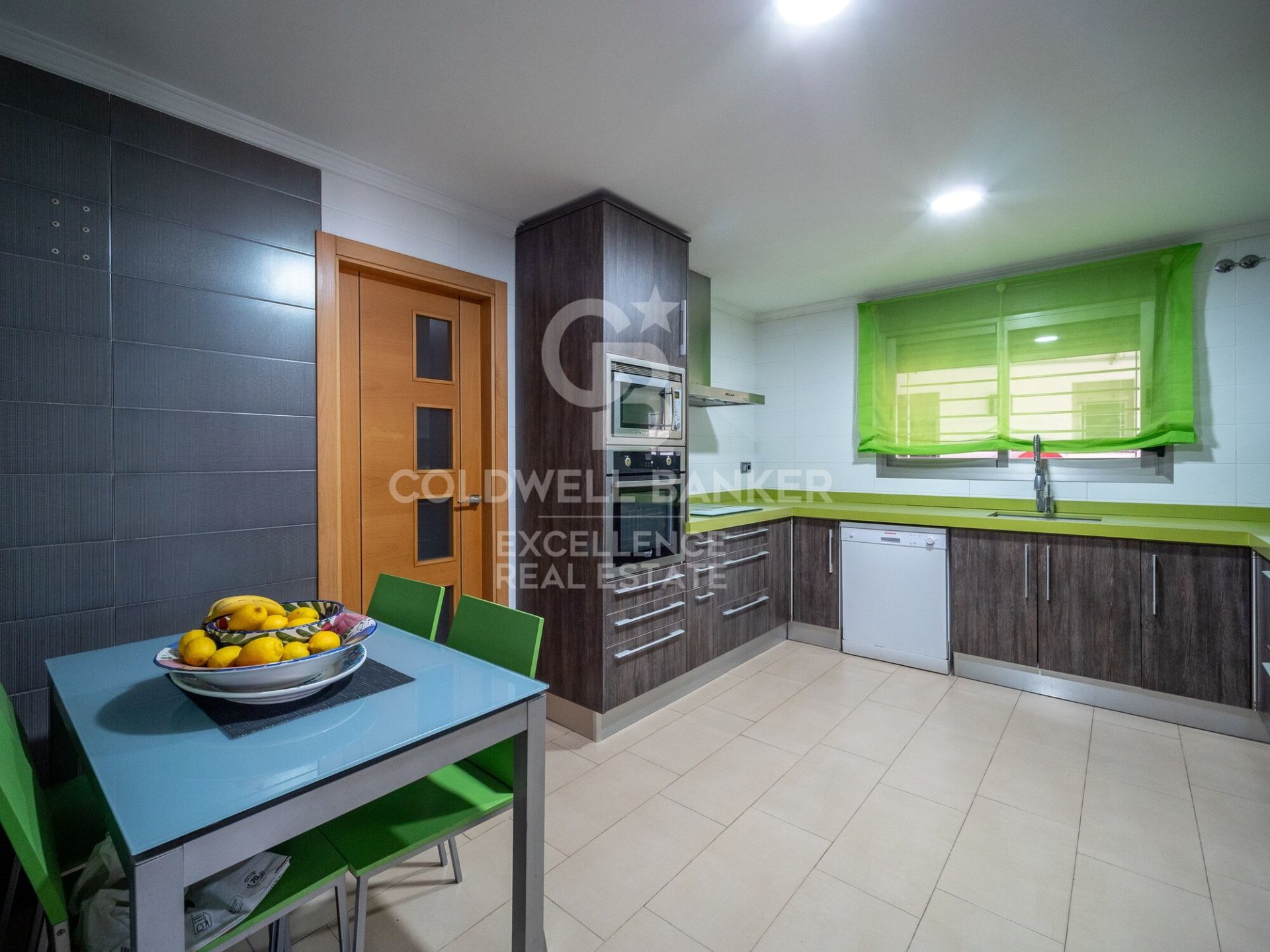 Villa i Oliva, Valencia, Spanien 3 sovrum, 207 kvm. Nr. 156989
