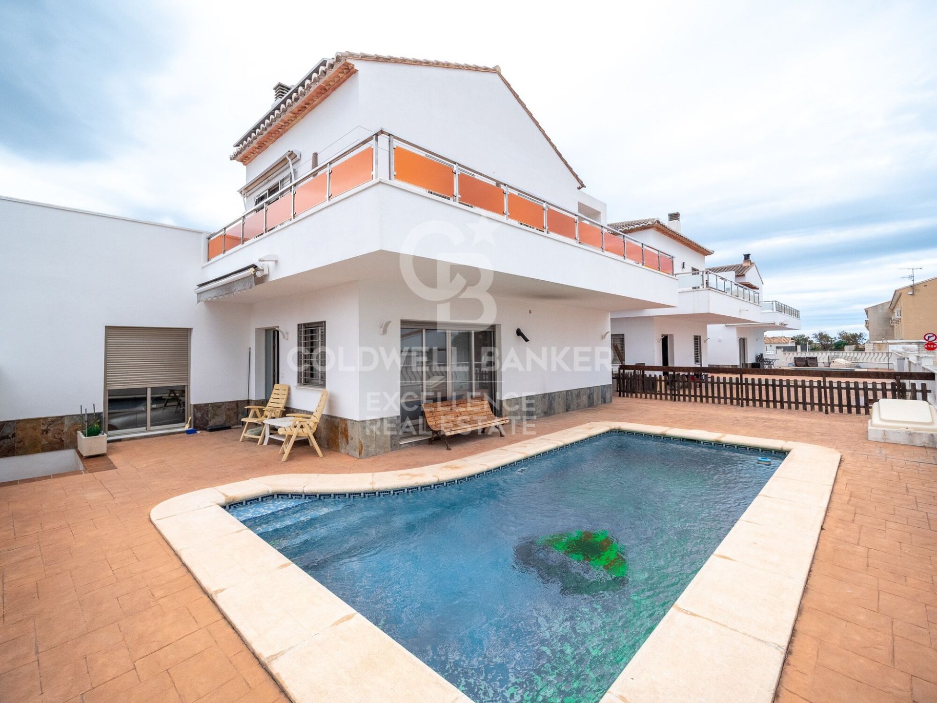 Villa i Oliva, Valencia, Spanien 3 sovrum, 207 kvm. Nr. 156989