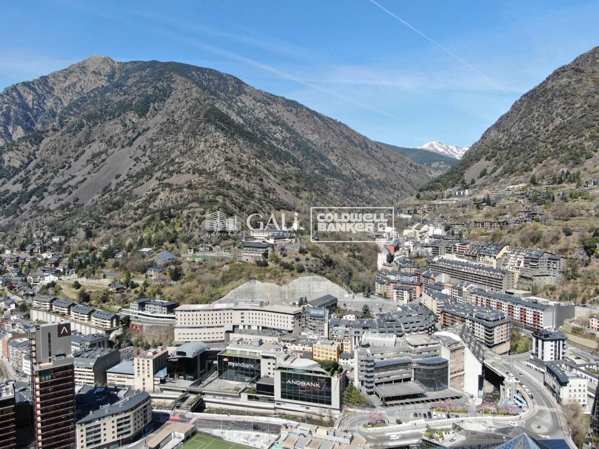 Сasa en Principado De Andorra (Ninguna Poblacion Tiene C.P.), Lérida, España 4 dormitorios, 216 m2 No. 156993