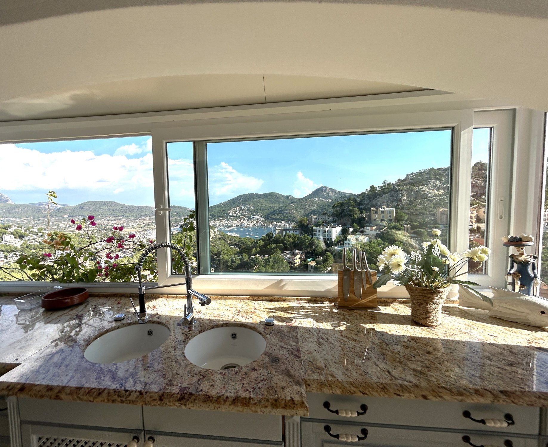 Villa in Mallorca, Spain 5 bedrooms, 350 sq.m. No. 193646