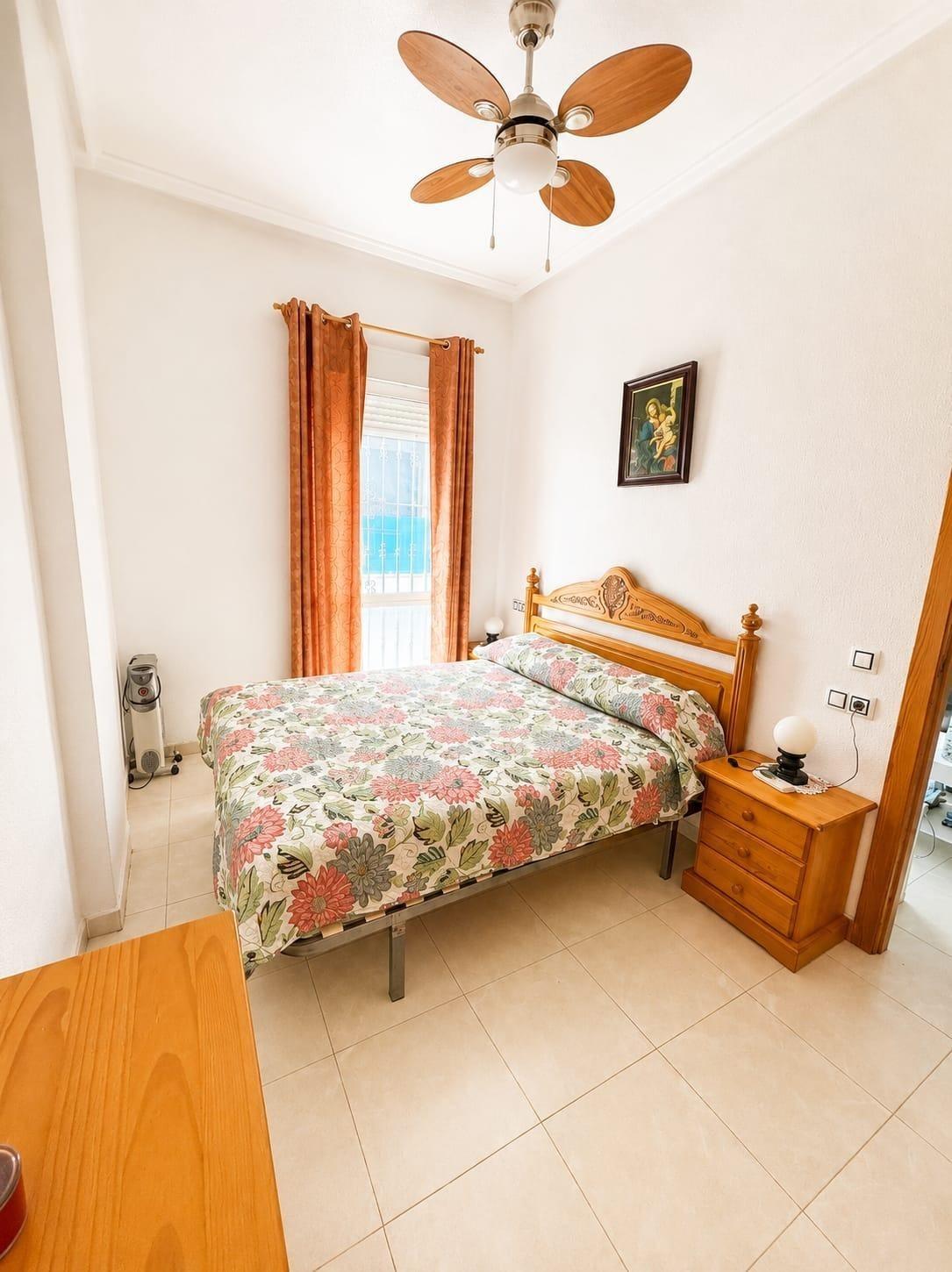 Apartment à Torrevieja, Alicante, Espagne 2 chambres, 65 m2 No. 184312