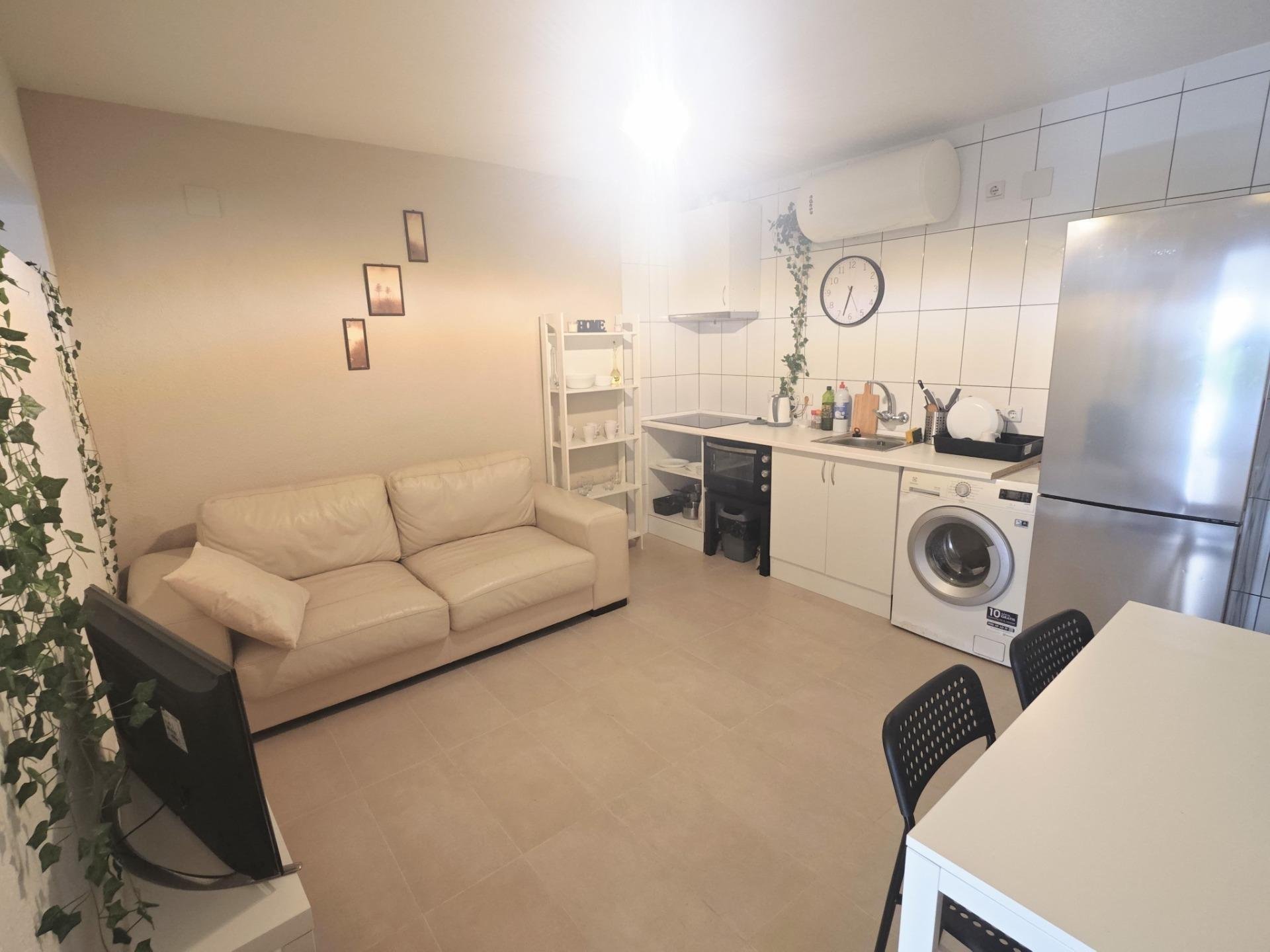 Bungalow in Torrevieja, Alicante, Spain 2 bedrooms, 43 sq.m. No. 184314