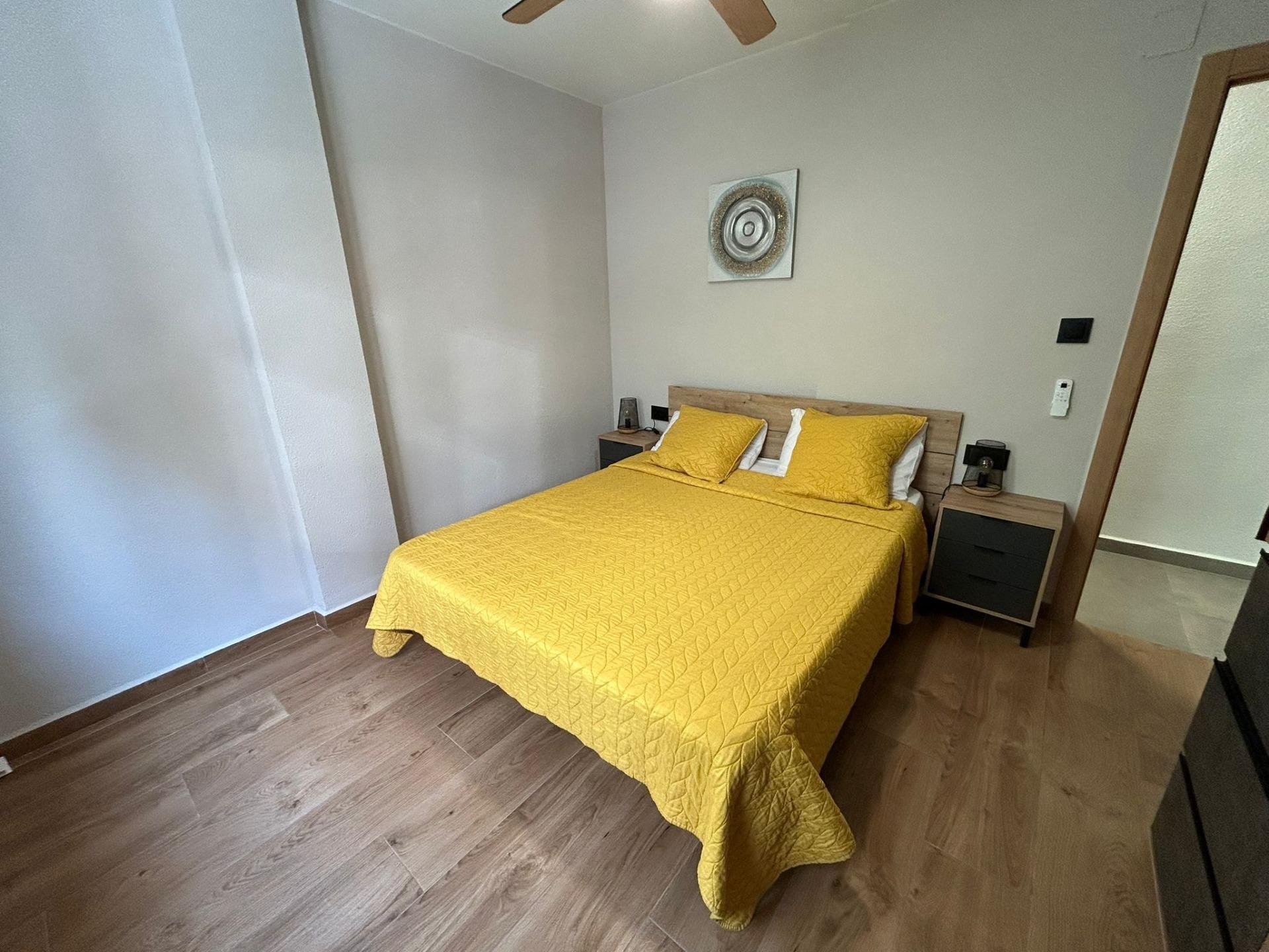 Apartment in Torrevieja, Alicante, Spain 3 bedrooms, 94 sq.m. No. 166186