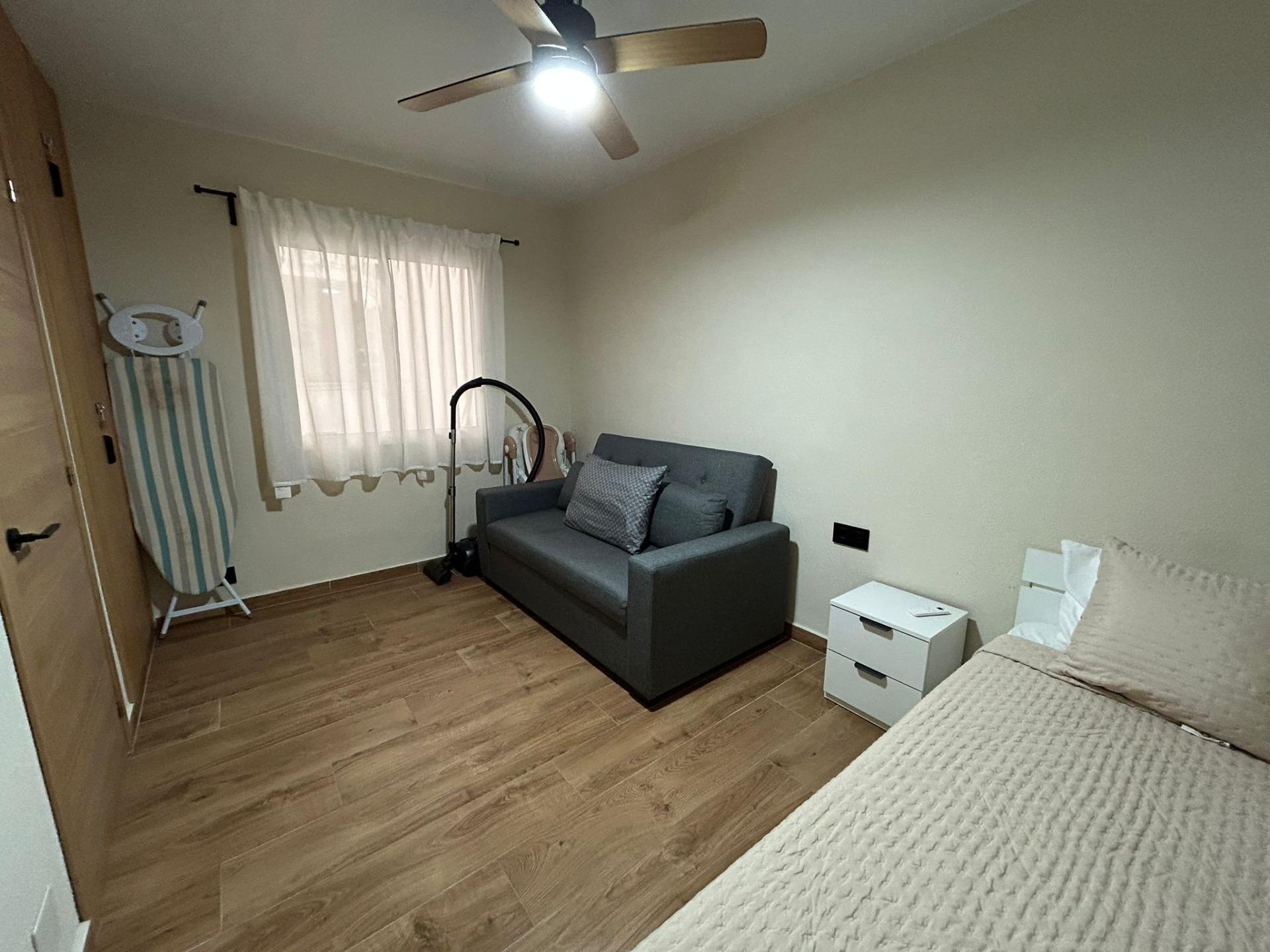 Apartment in Torrevieja, Alicante, Spain 3 bedrooms, 94 sq.m. No. 166186