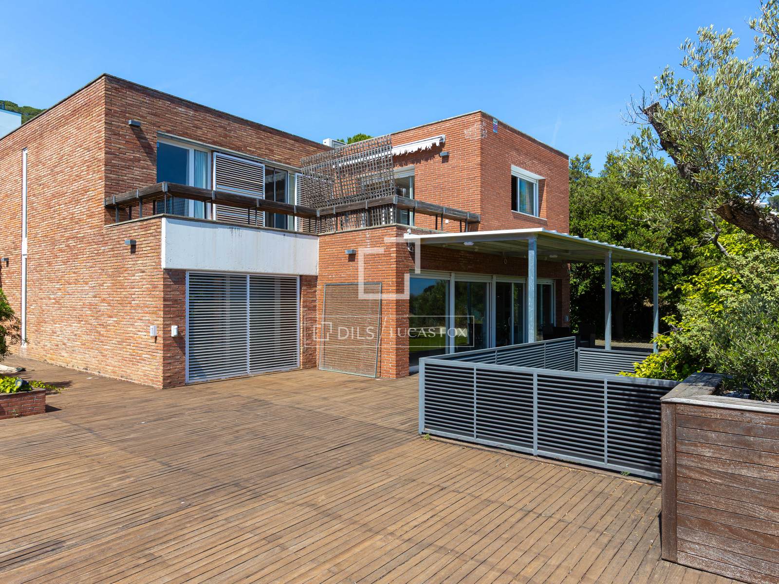 Villa in Teia, Barcelona, Spain 4 bedrooms, 367 sq.m. No. 168942