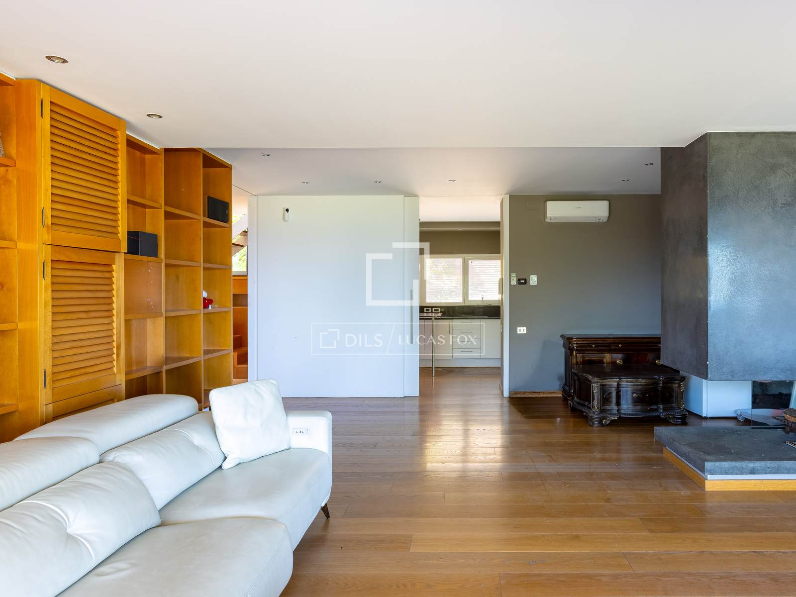 Villa in Teia, Barcelona, Spain 4 bedrooms, 367 sq.m. No. 168942
