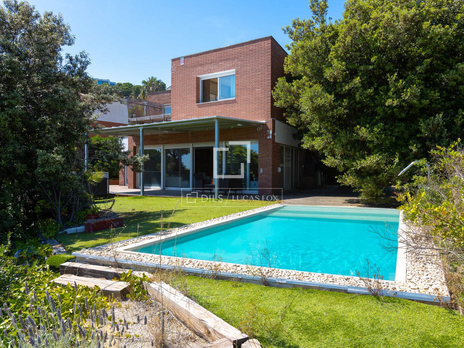 Villa in Teia, Barcelona, Spain 4 bedrooms, 367 sq.m. No. 168942