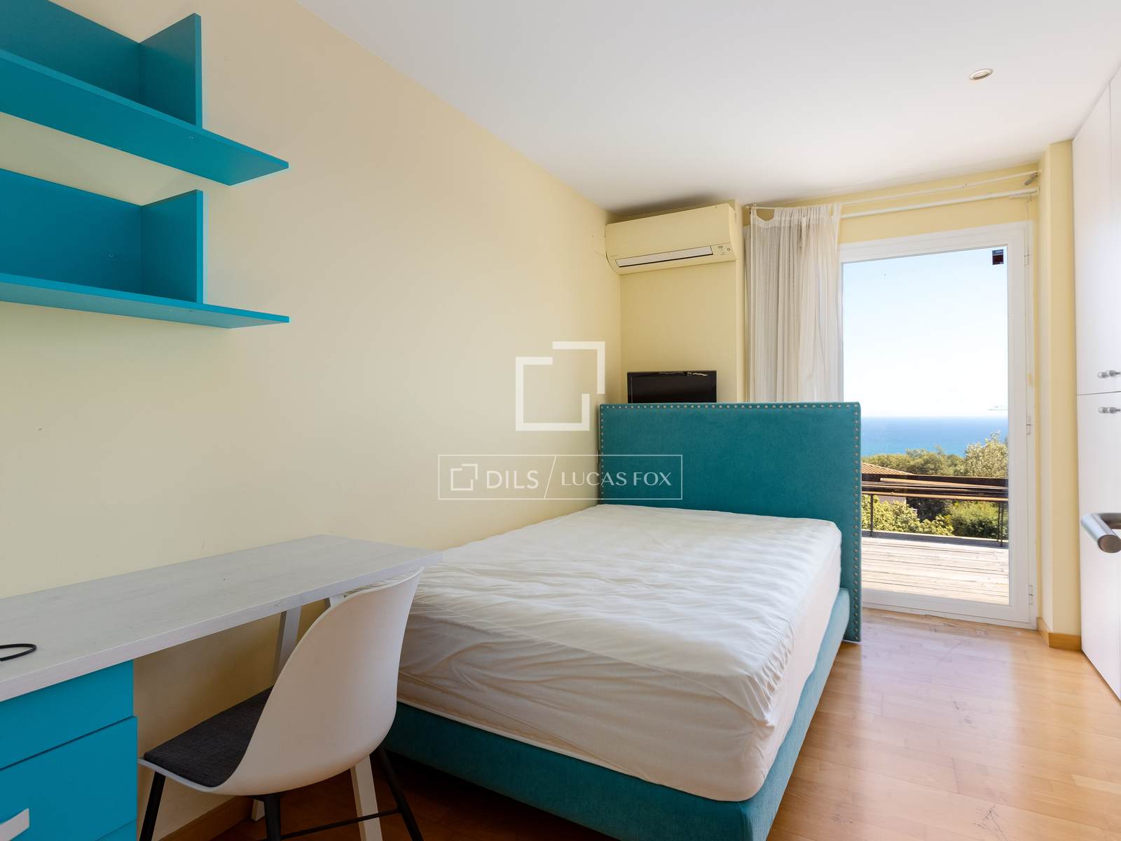 Villa in Teia, Barcelona, Spain 4 bedrooms, 367 sq.m. No. 168942