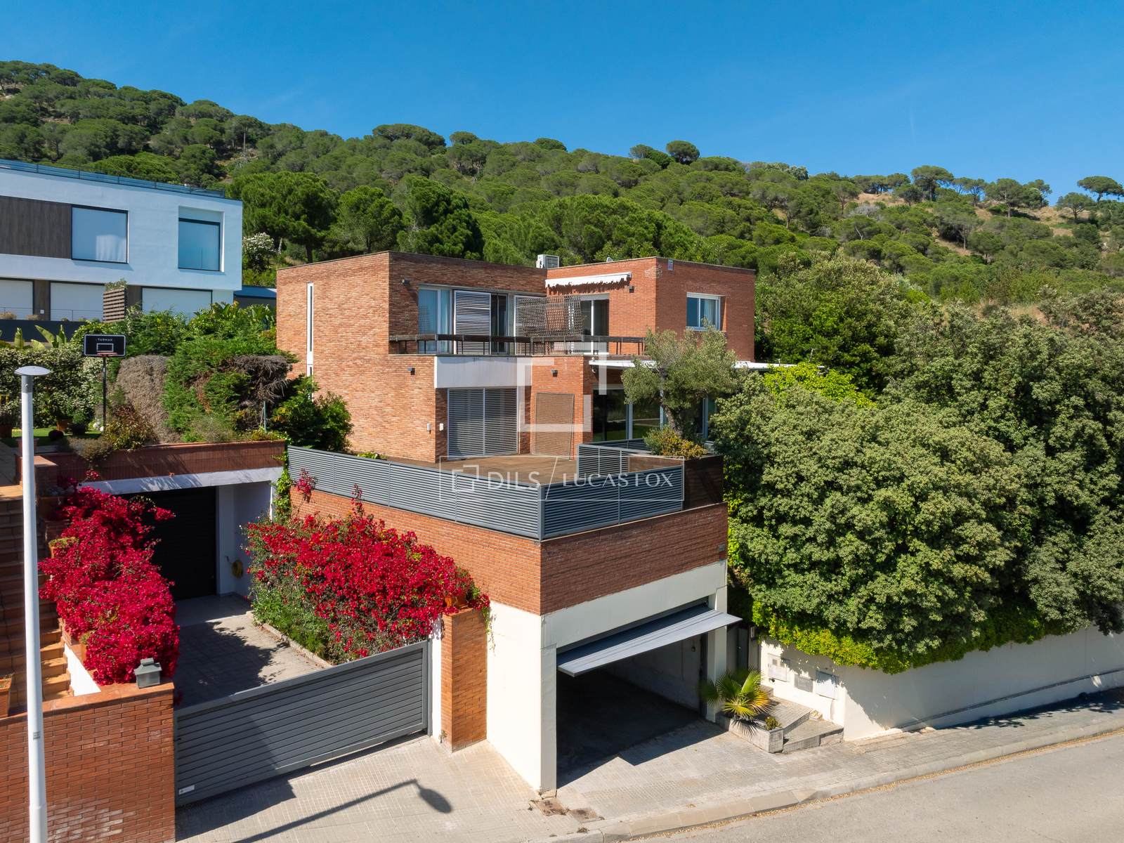 Villa in Teia, Barcelona, Spain 4 bedrooms, 367 sq.m. No. 168942