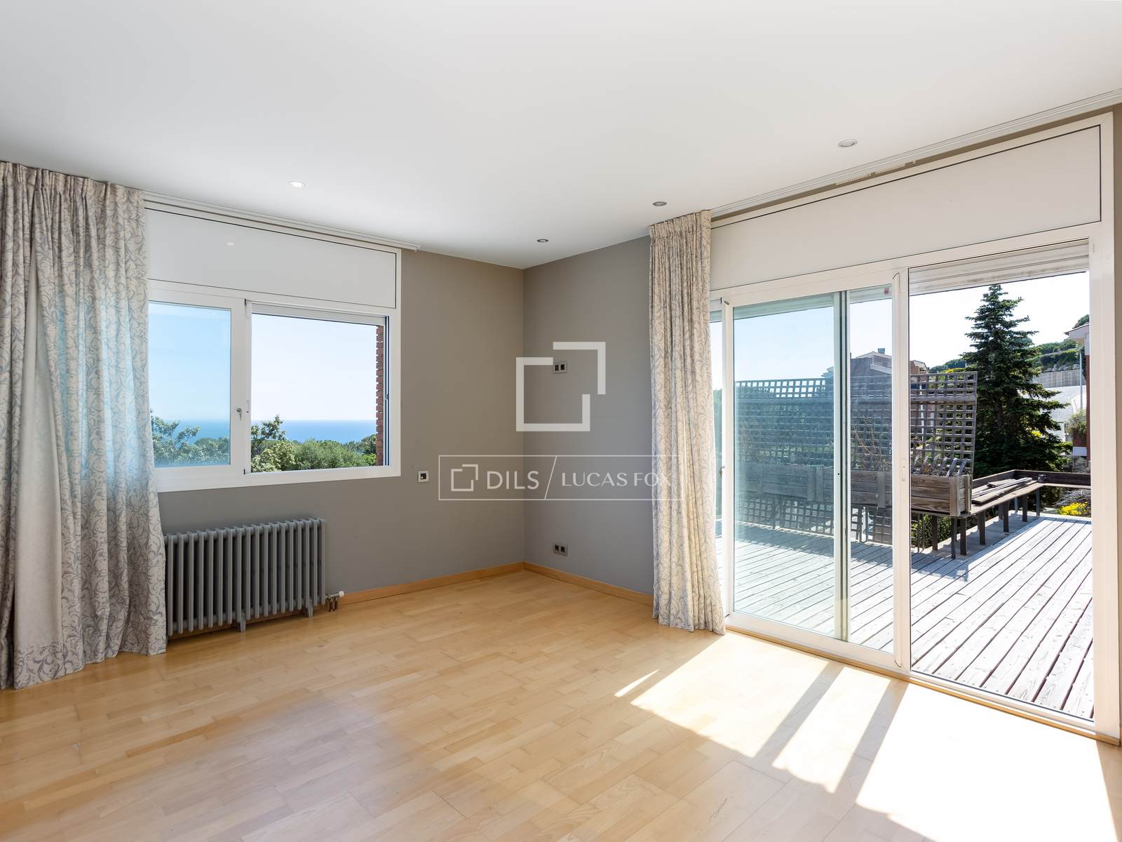 Villa in Teia, Barcelona, Spain 4 bedrooms, 367 sq.m. No. 168942