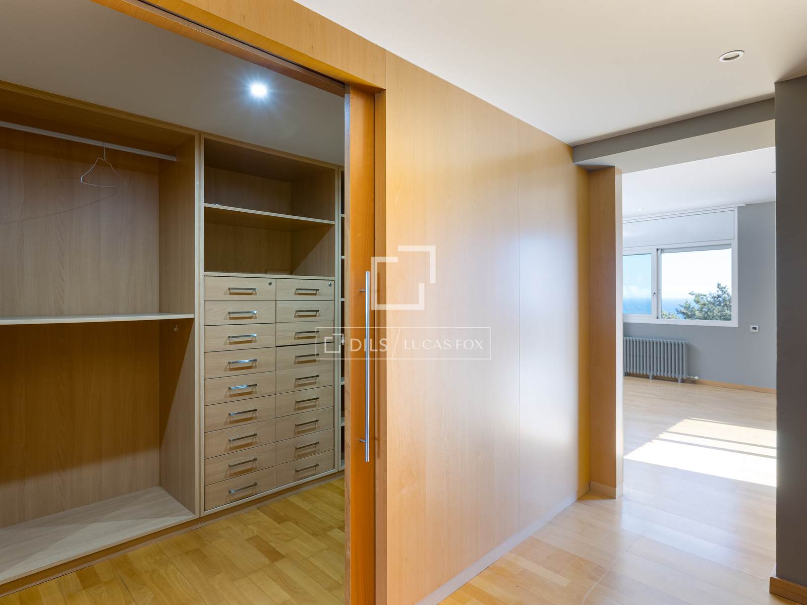 Villa in Teia, Barcelona, Spain 4 bedrooms, 367 sq.m. No. 168942