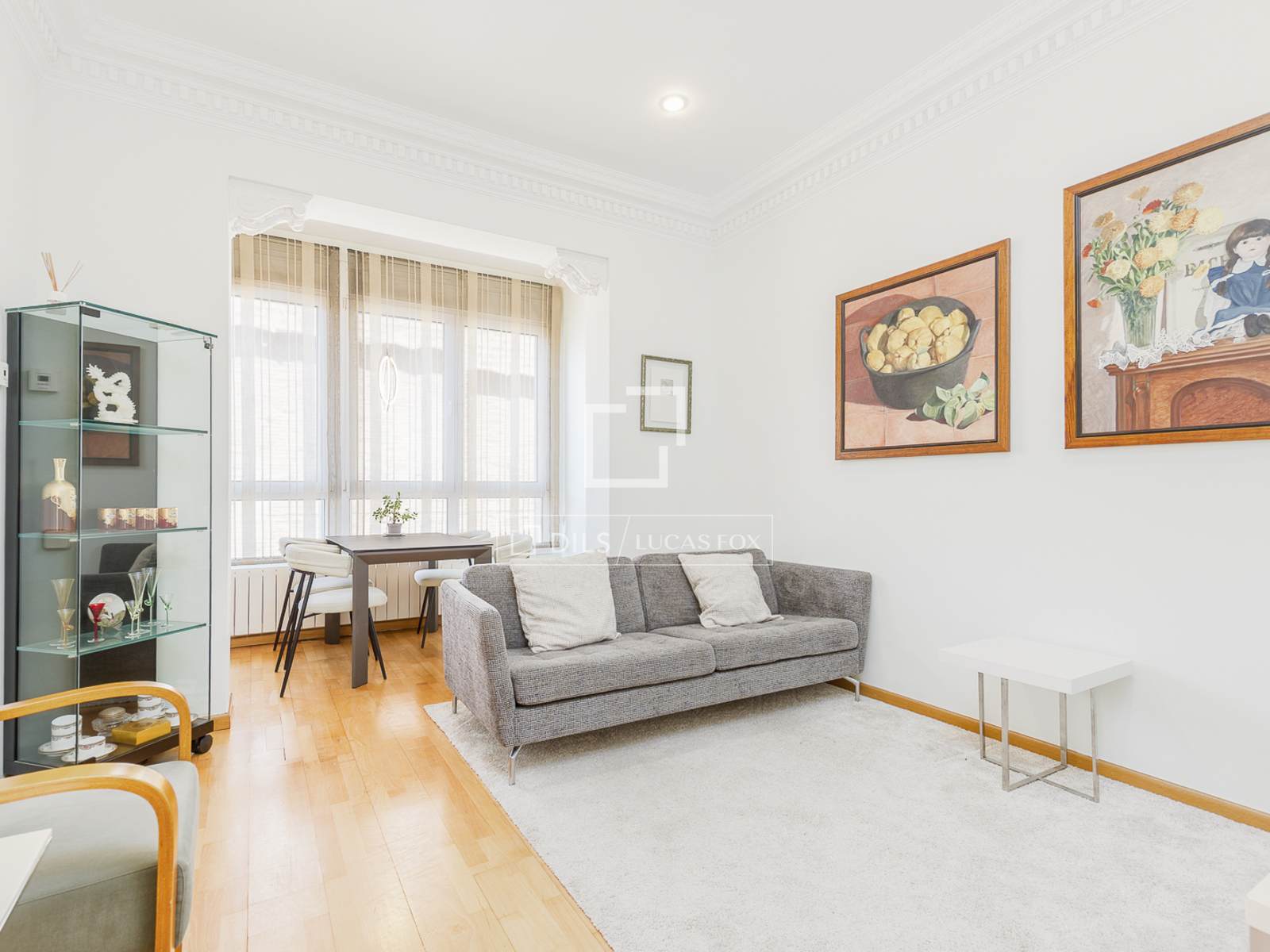 Apartamento en Barcelona, España 4 dormitorios, 128 m2 No. 168941