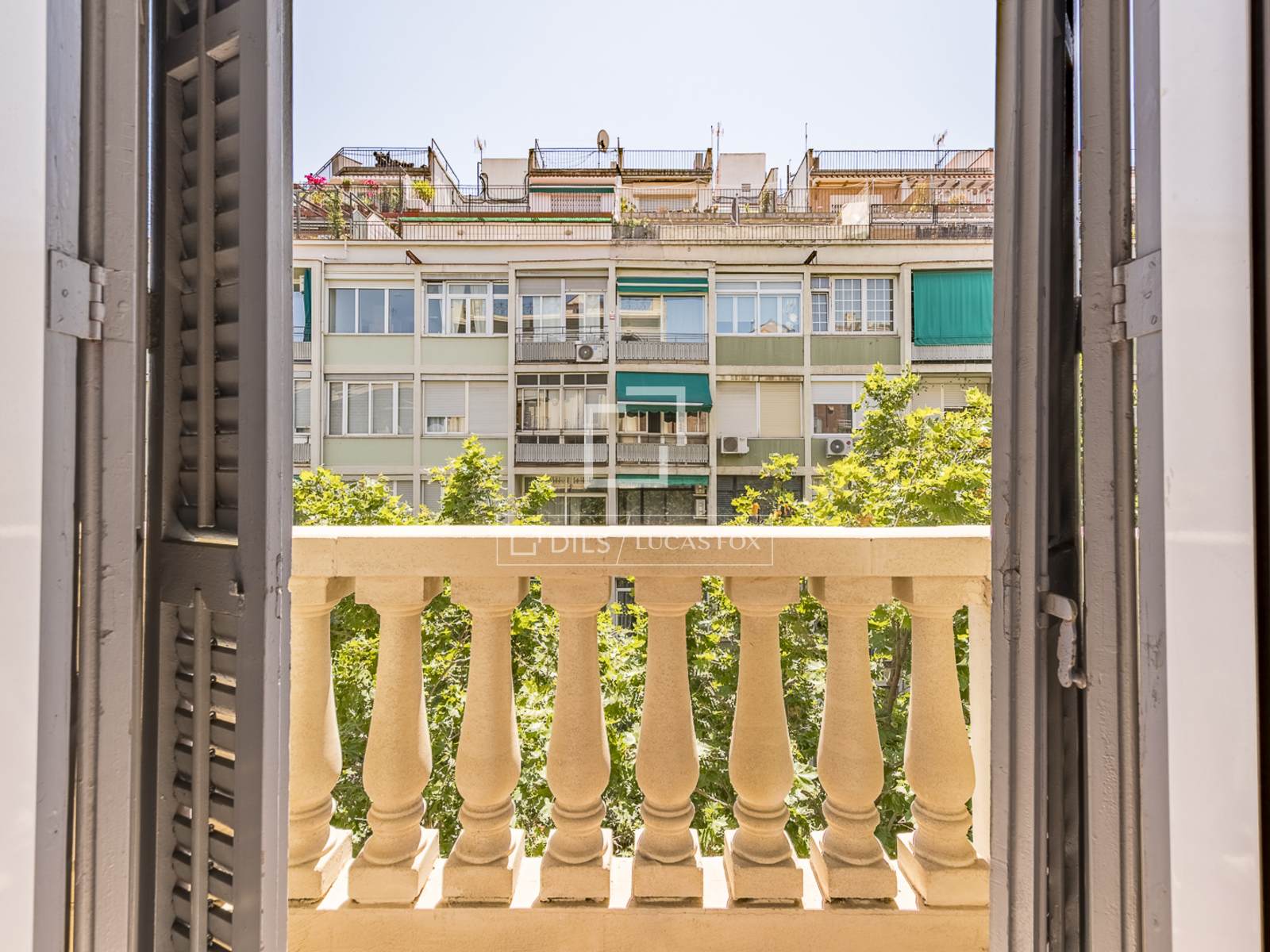 Apartamento en Barcelona, España 4 dormitorios, 128 m2 No. 168941