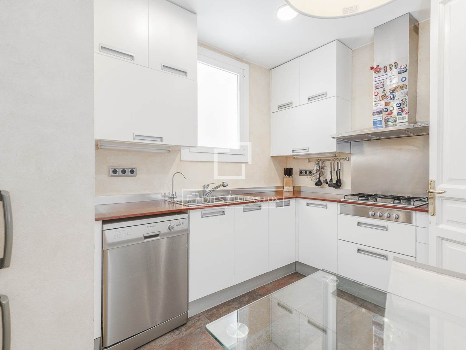 Apartamento en Barcelona, España 4 dormitorios, 128 m2 No. 168941