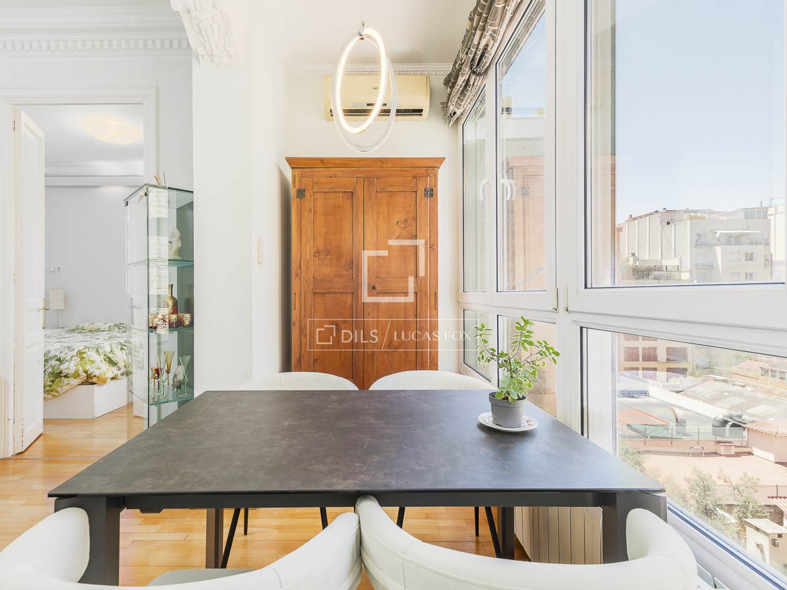 Apartamento en Barcelona, España 4 dormitorios, 128 m2 No. 168941