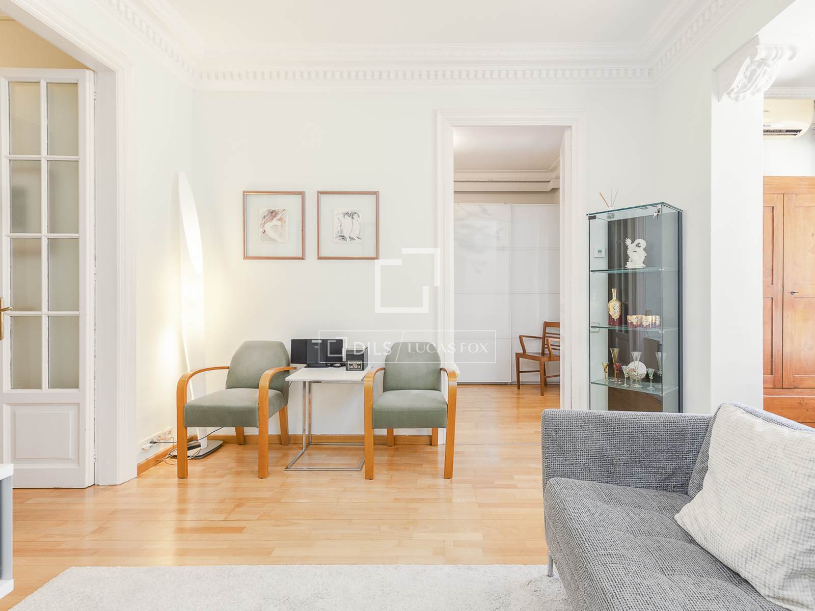 Apartamento en Barcelona, España 4 dormitorios, 128 m2 No. 168941
