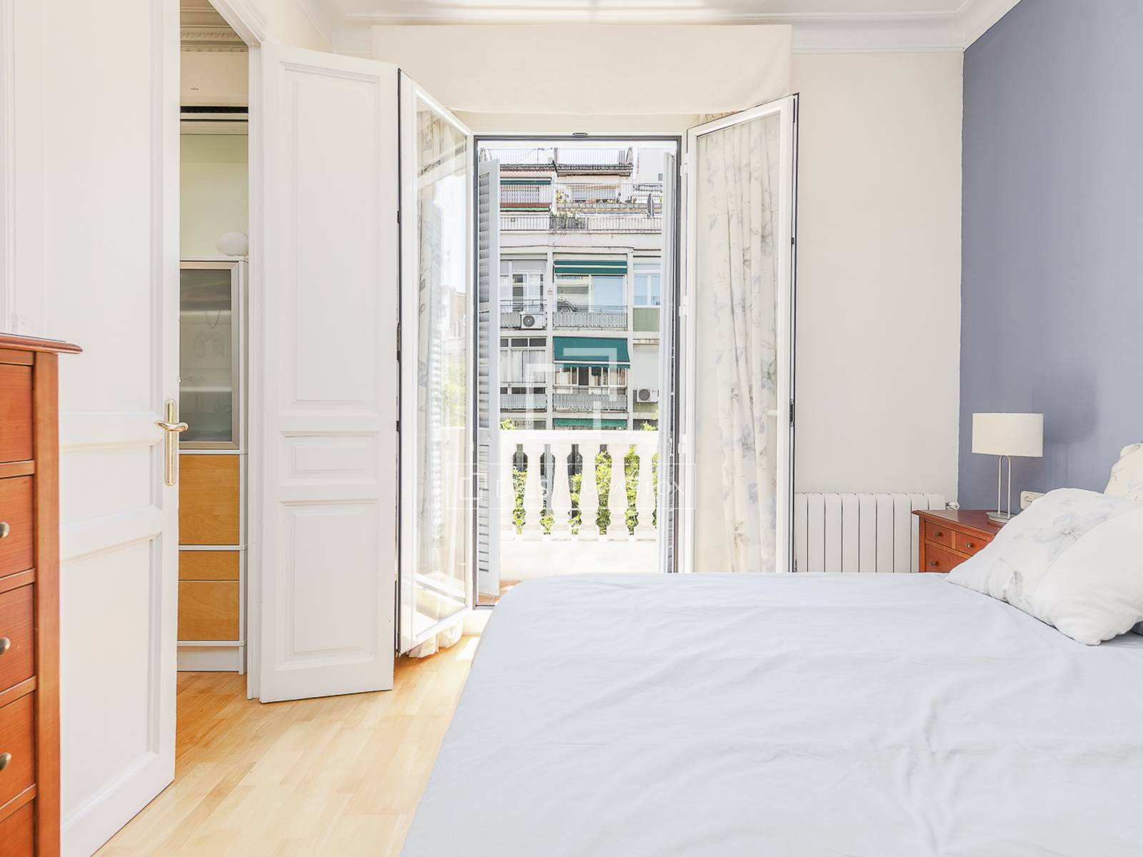 Apartamento en Barcelona, España 4 dormitorios, 128 m2 No. 168941