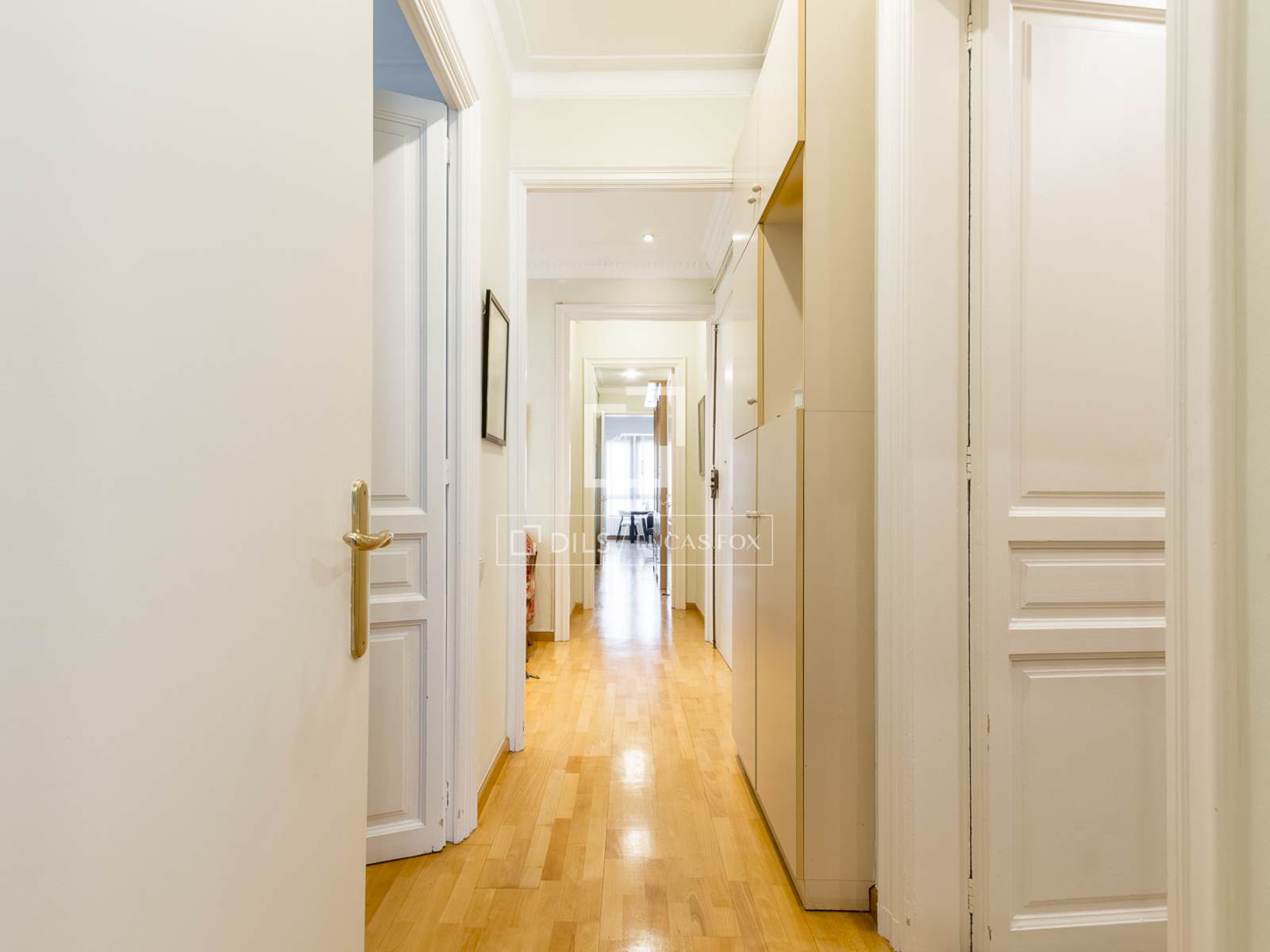 Apartamento en Barcelona, España 4 dormitorios, 128 m2 No. 168941