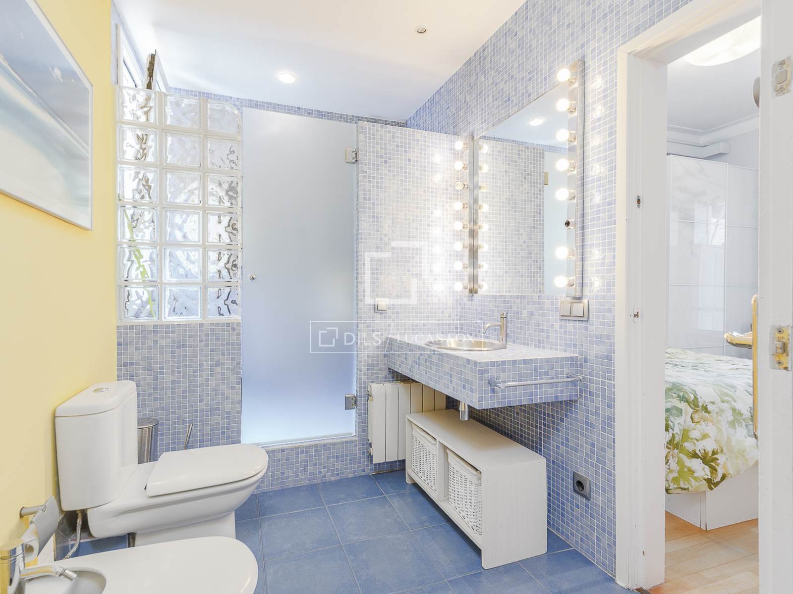Apartamento en Barcelona, España 4 dormitorios, 128 m2 No. 168941