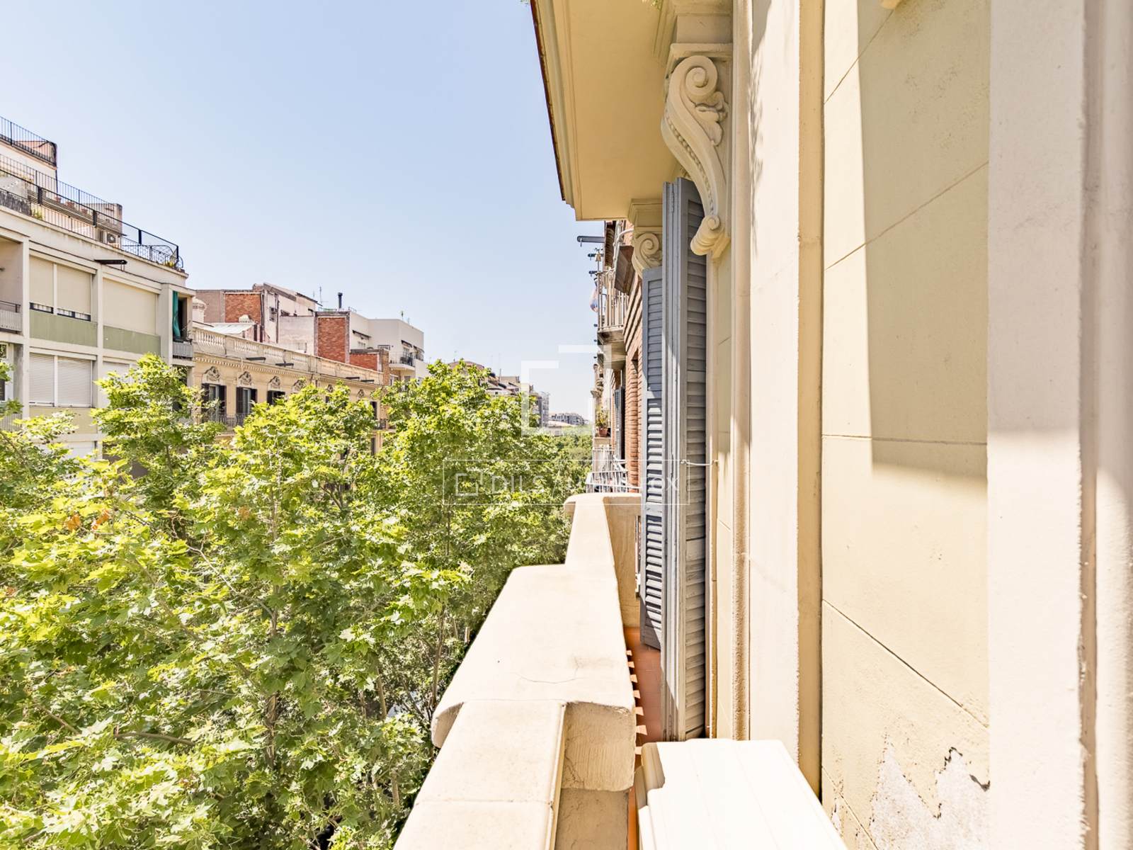 Apartamento en Barcelona, España 4 dormitorios, 128 m2 No. 168941