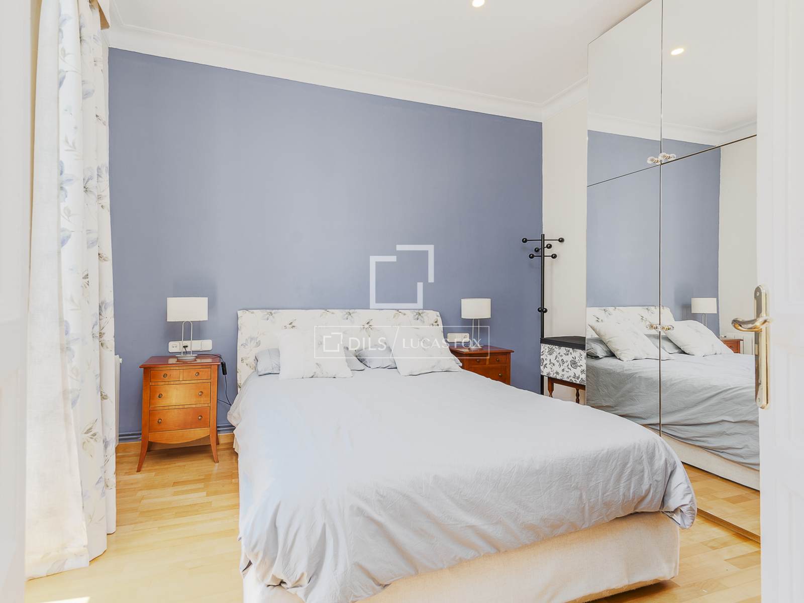 Apartamento en Barcelona, España 4 dormitorios, 128 m2 No. 168941