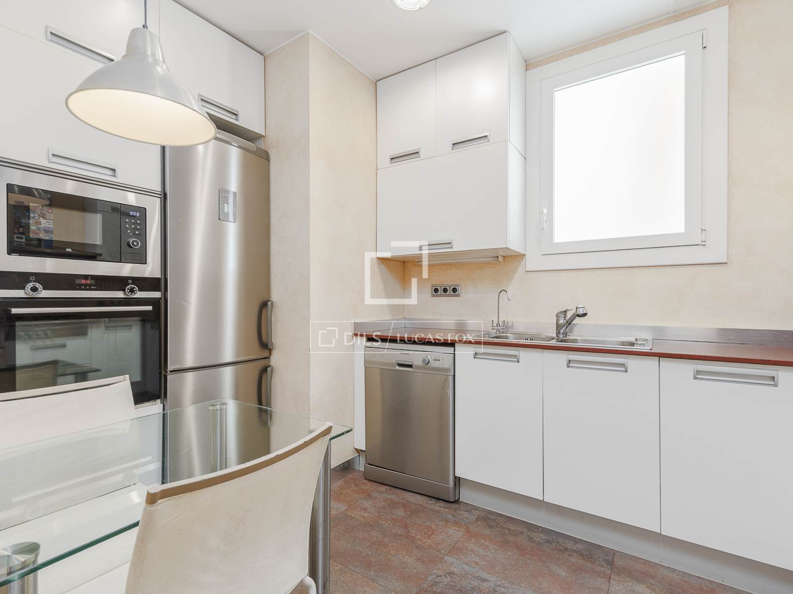 Apartamento en Barcelona, España 4 dormitorios, 128 m2 No. 168941