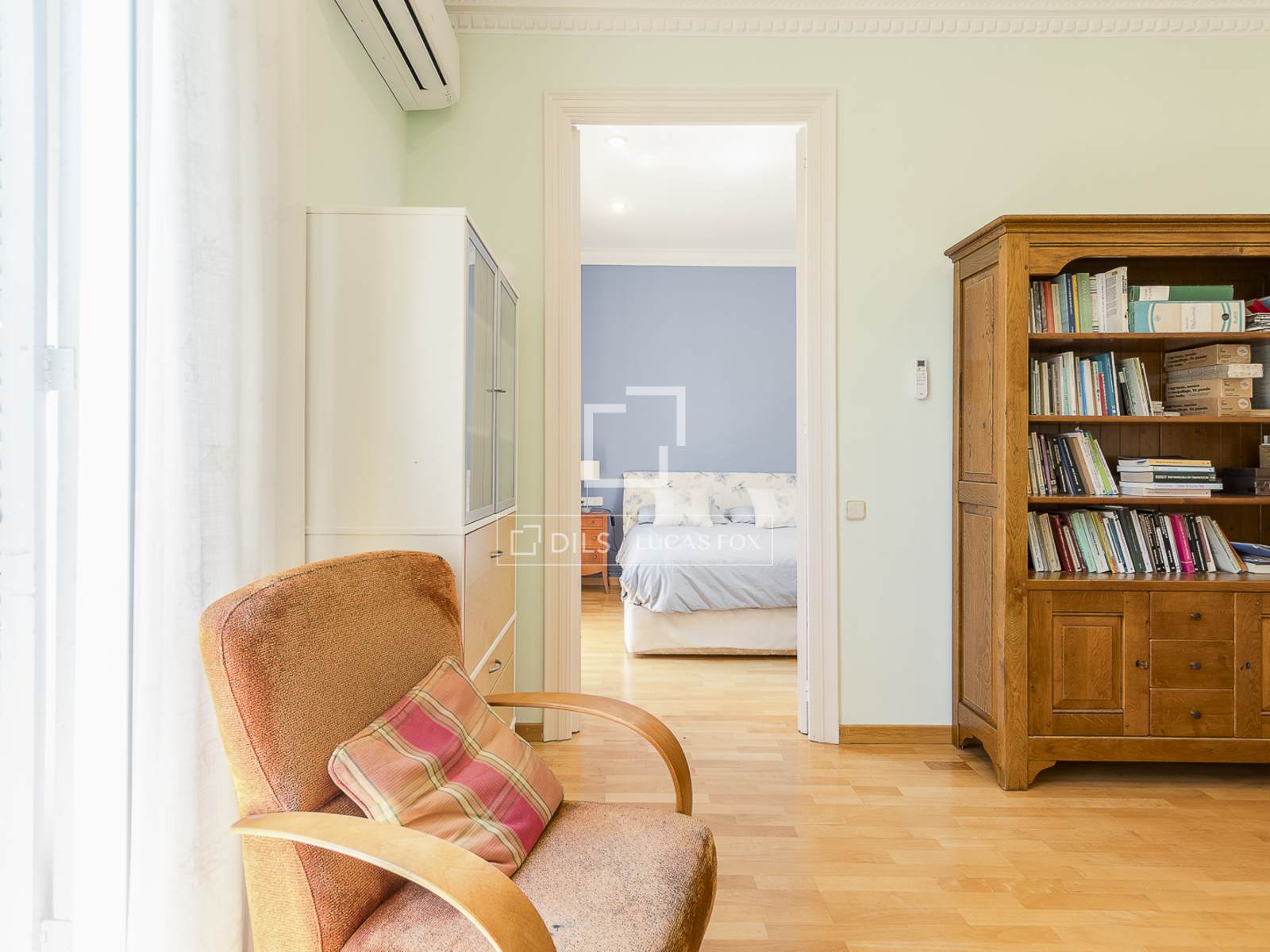 Apartamento en Barcelona, España 4 dormitorios, 128 m2 No. 168941