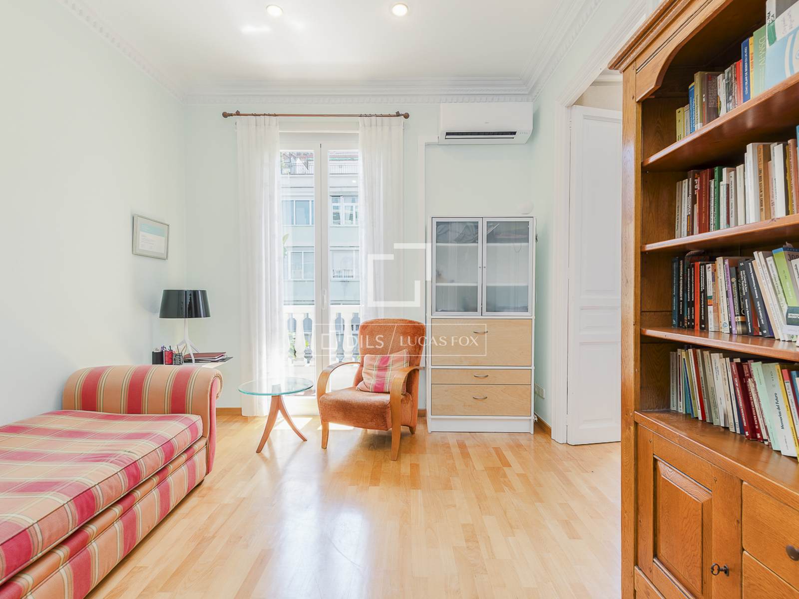 Apartamento en Barcelona, España 4 dormitorios, 128 m2 No. 168941