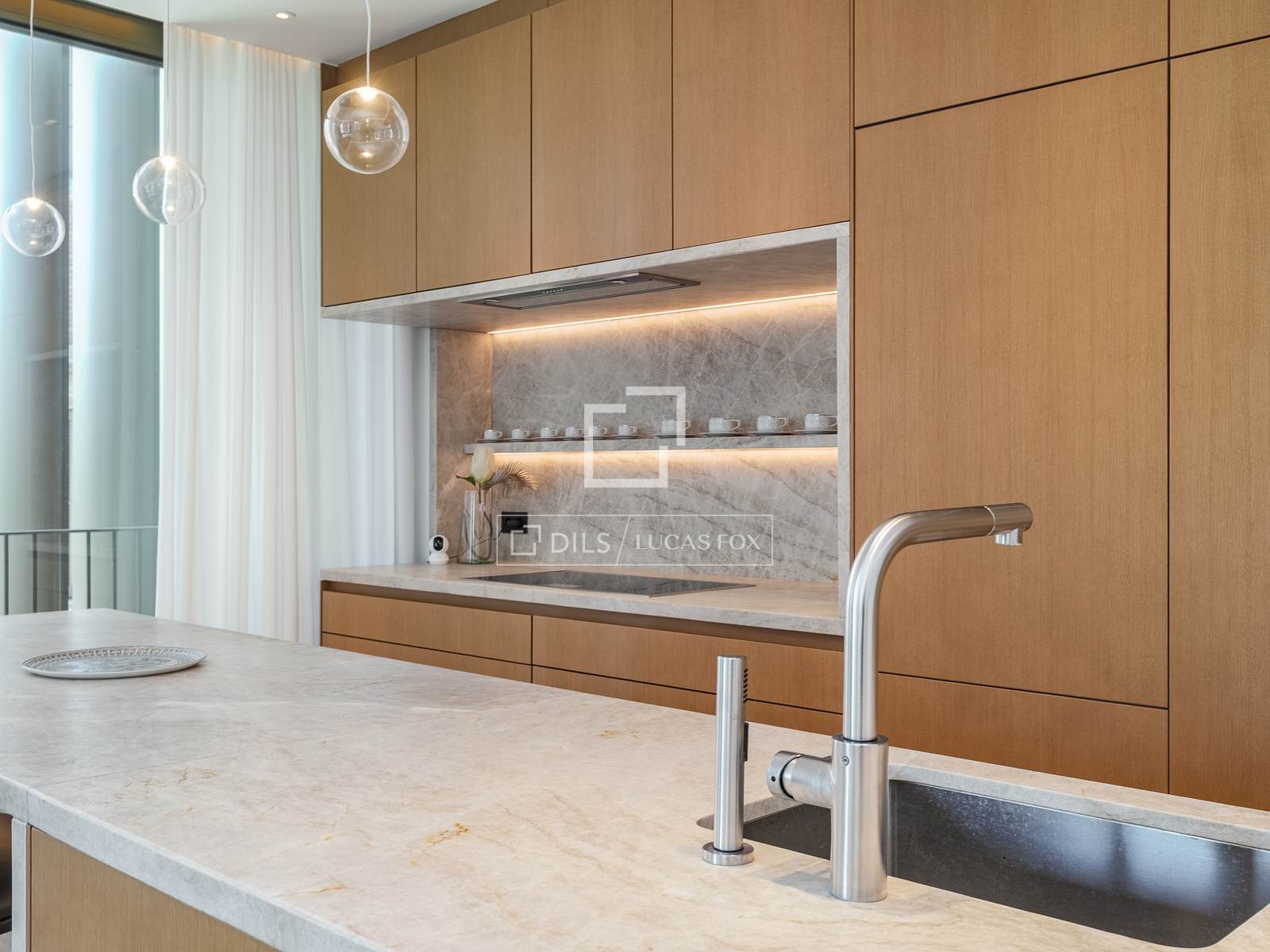 Apartamento en Barcelona, España 2 dormitorios, 186 m2 No. 168943