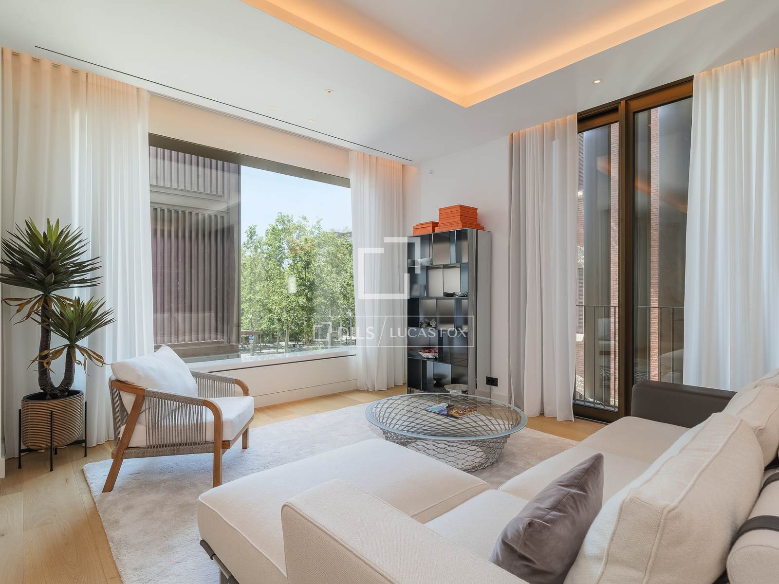 Apartamento en Barcelona, España 2 dormitorios, 186 m2 No. 168943
