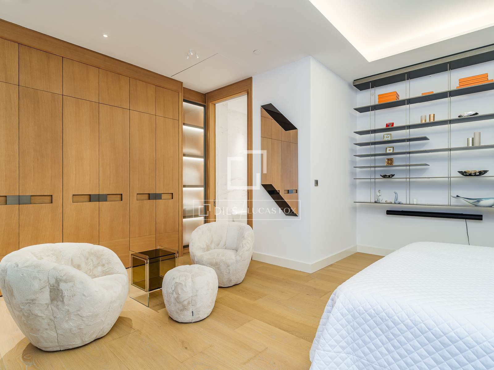 Apartamento en Barcelona, España 2 dormitorios, 186 m2 No. 168943