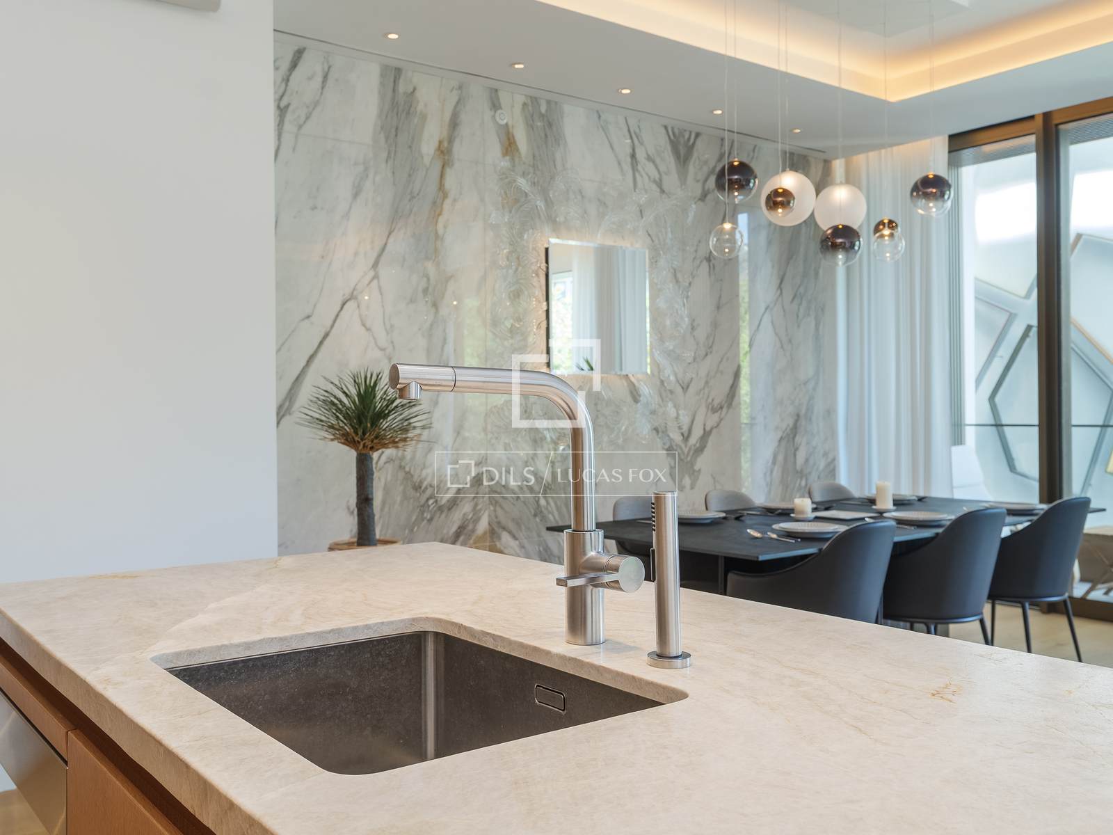 Apartamento en Barcelona, España 2 dormitorios, 186 m2 No. 168943