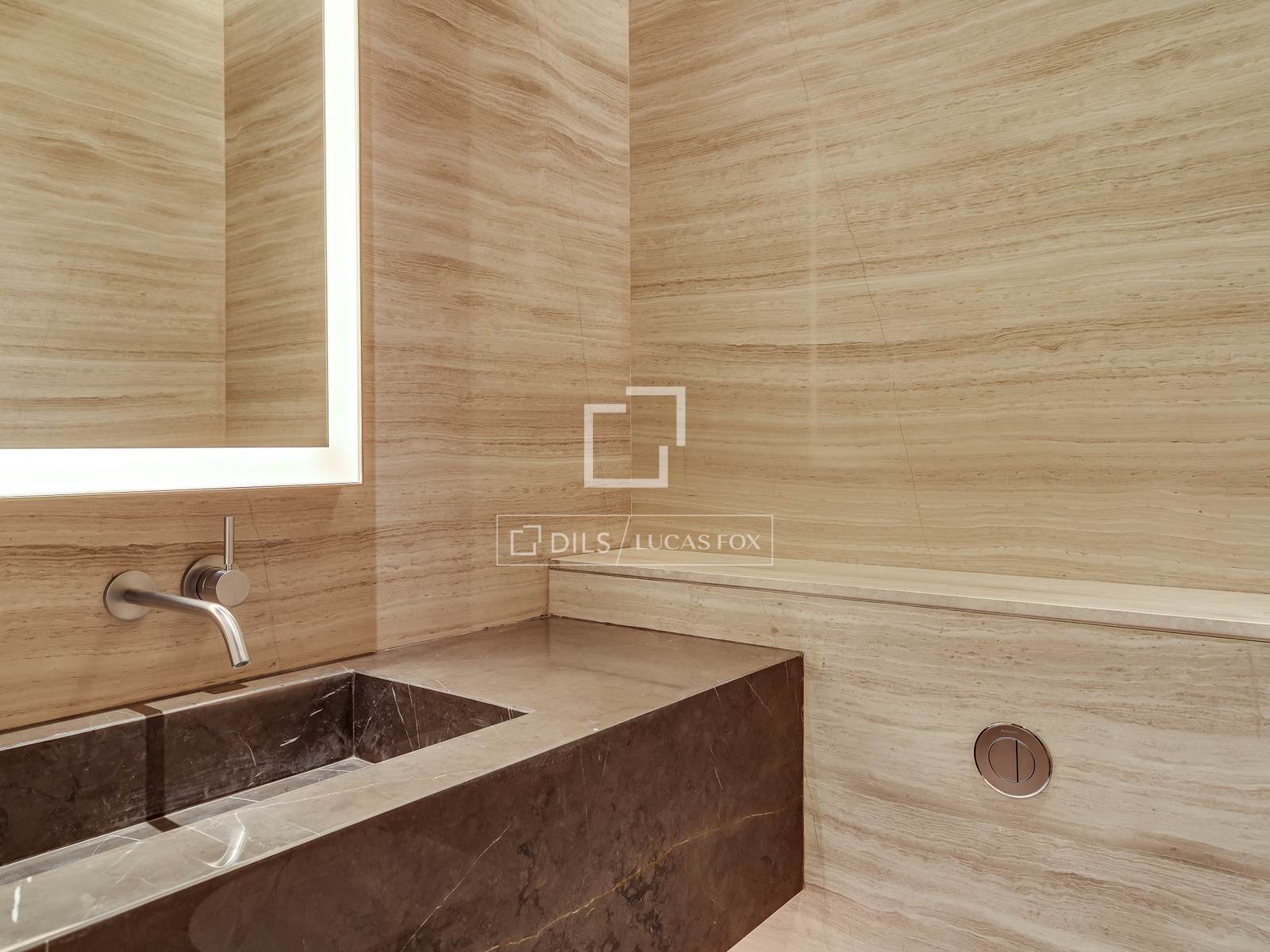 Apartamento en Barcelona, España 2 dormitorios, 186 m2 No. 168943
