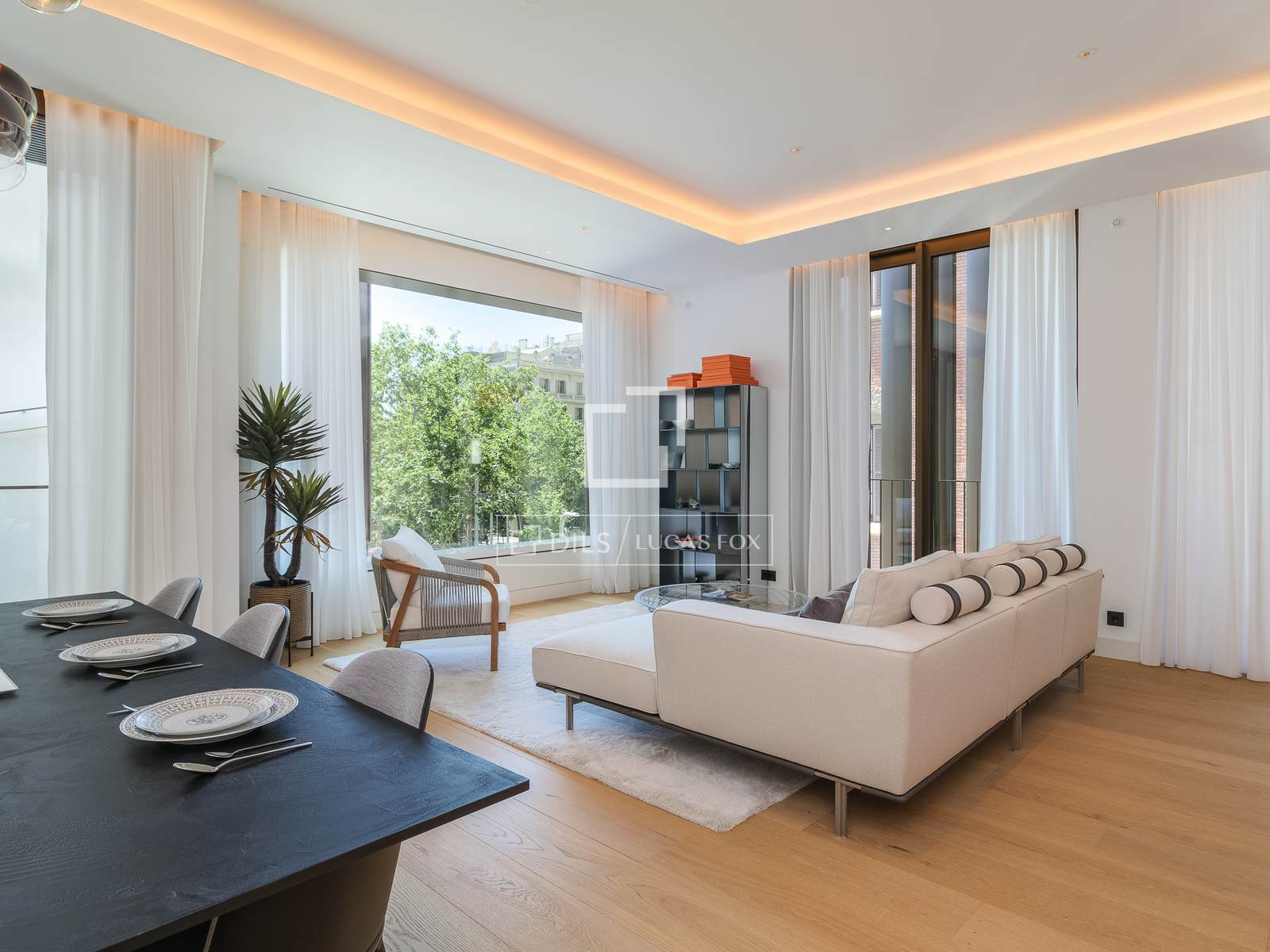 Apartamento en Barcelona, España 2 dormitorios, 186 m2 No. 168943