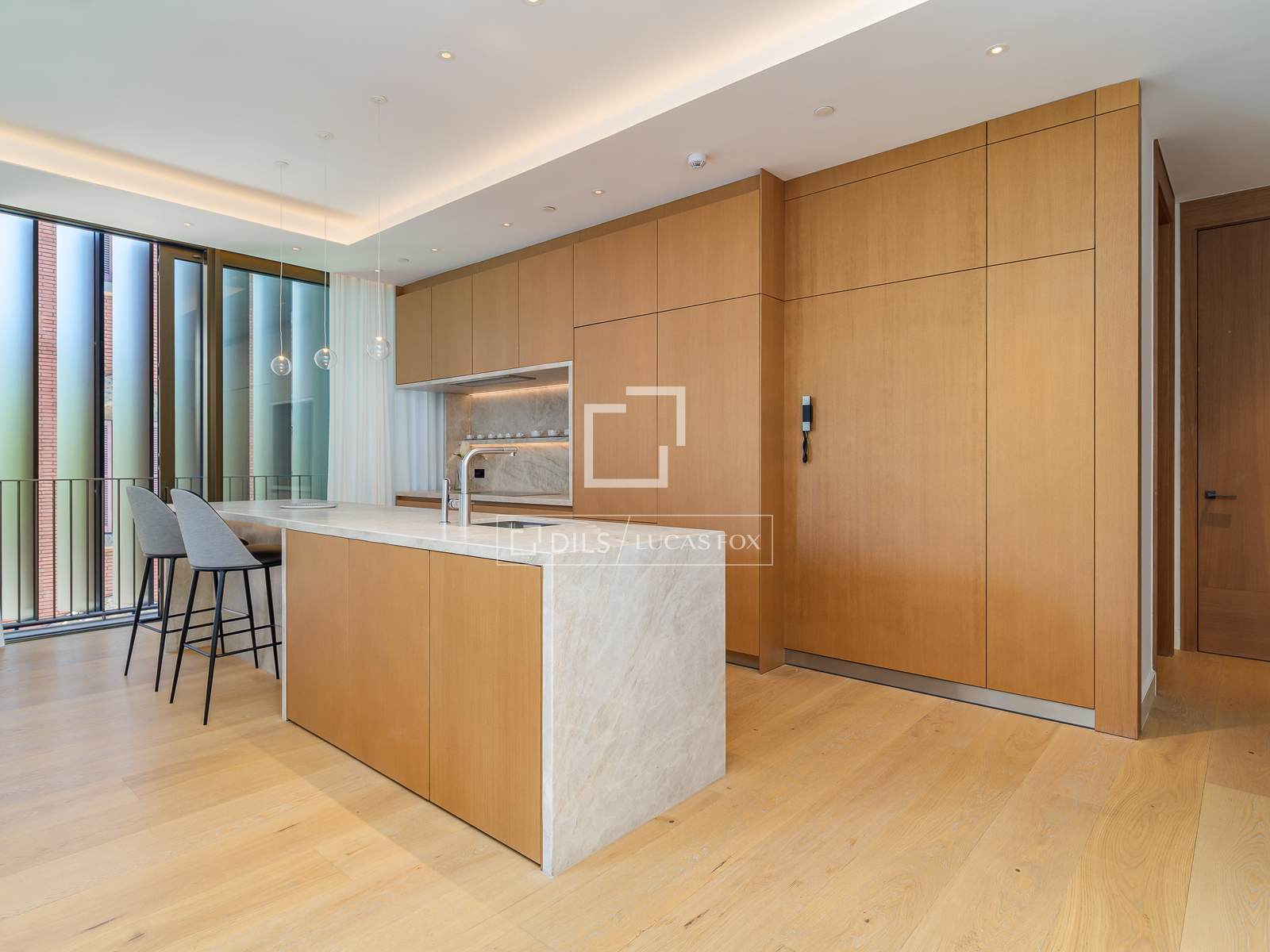 Apartamento en Barcelona, España 2 dormitorios, 186 m2 No. 168943