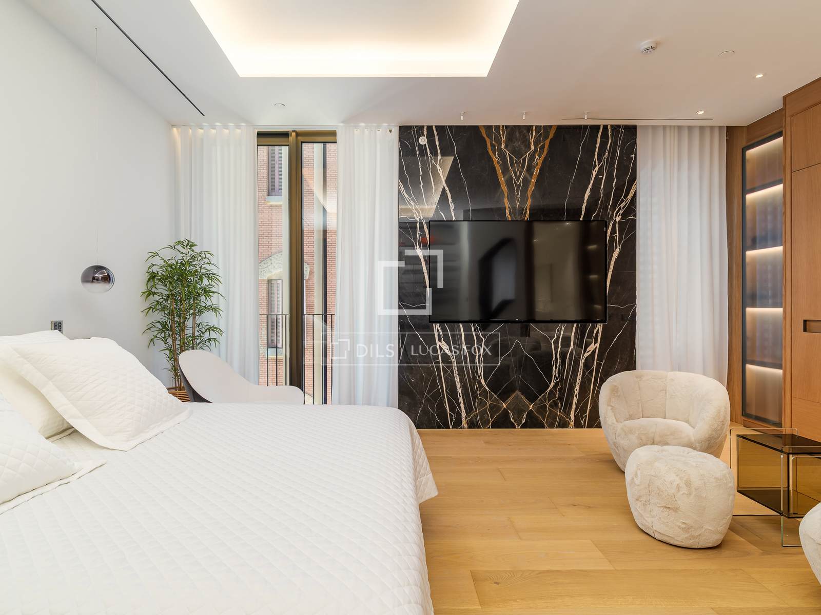 Apartamento en Barcelona, España 2 dormitorios, 186 m2 No. 168943