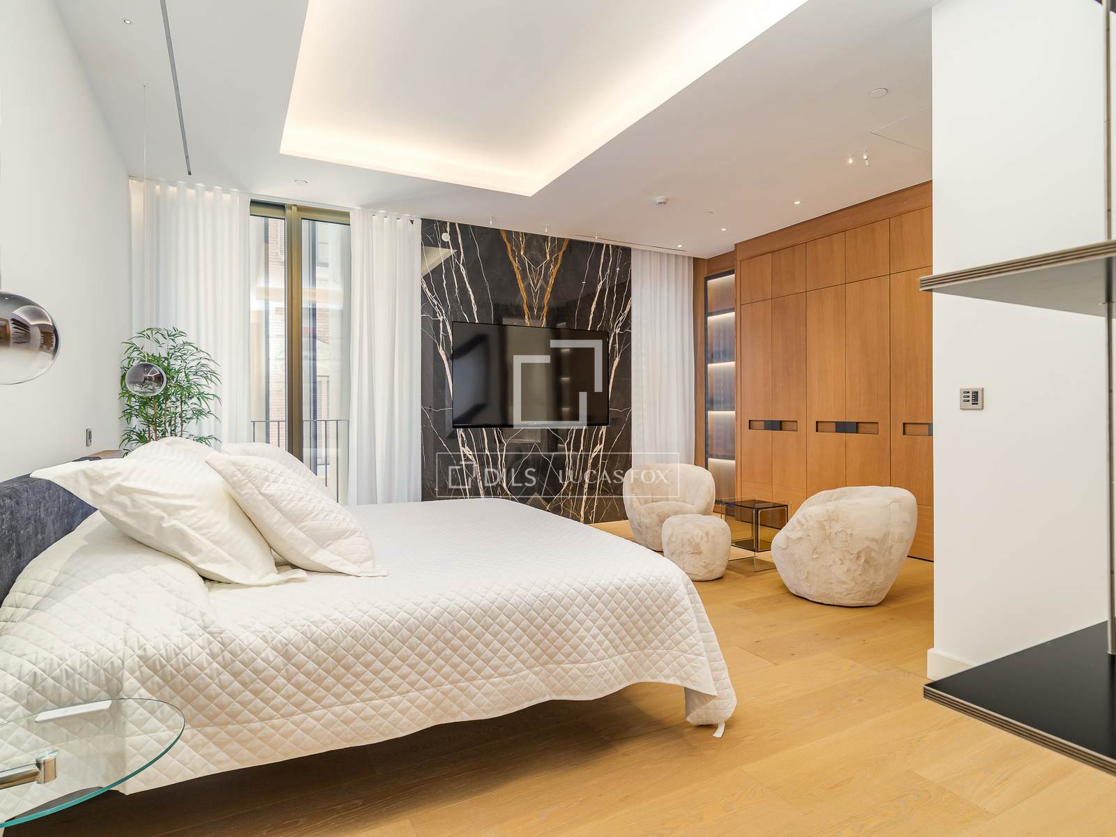 Apartamento en Barcelona, España 2 dormitorios, 186 m2 No. 168943