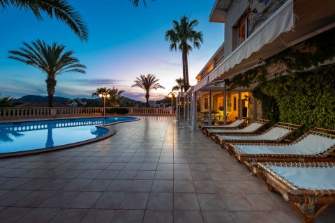 Huvila Peguera, Mallorca, Espanja 6 makuuhuonetta, 892 m2 No. 100336