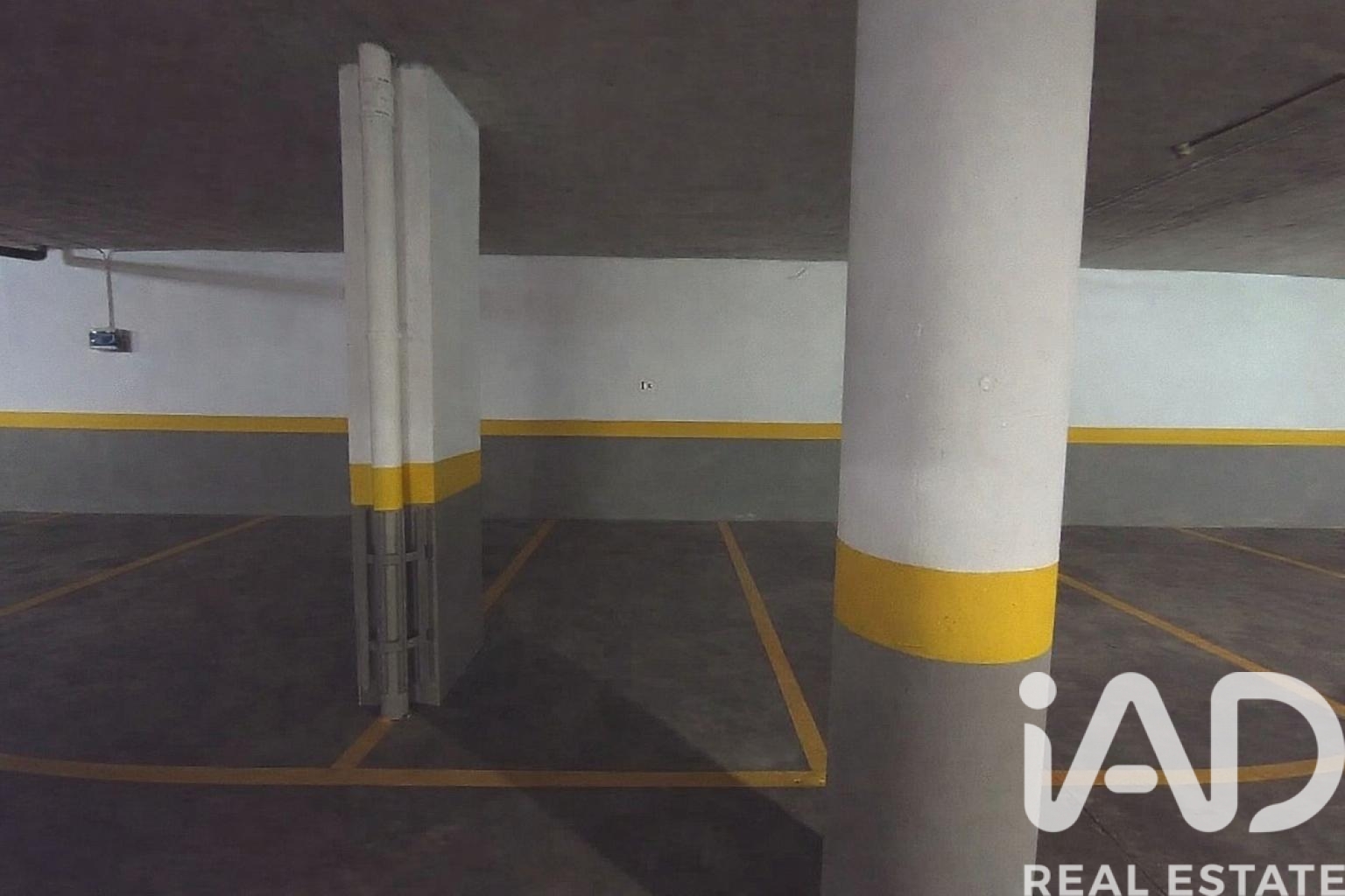 Autotallit Madrid, Espanja 10 m2 No. 193560