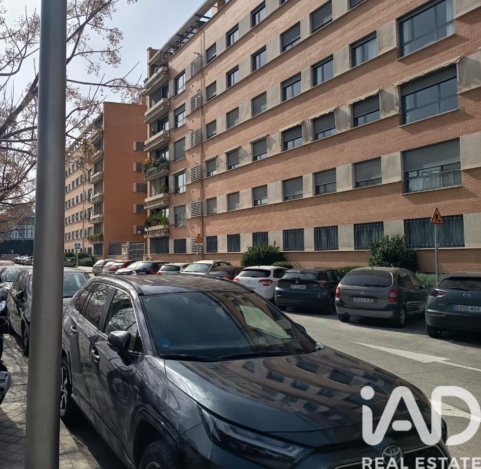 Autotallit Madrid, Espanja 10 m2 No. 193560