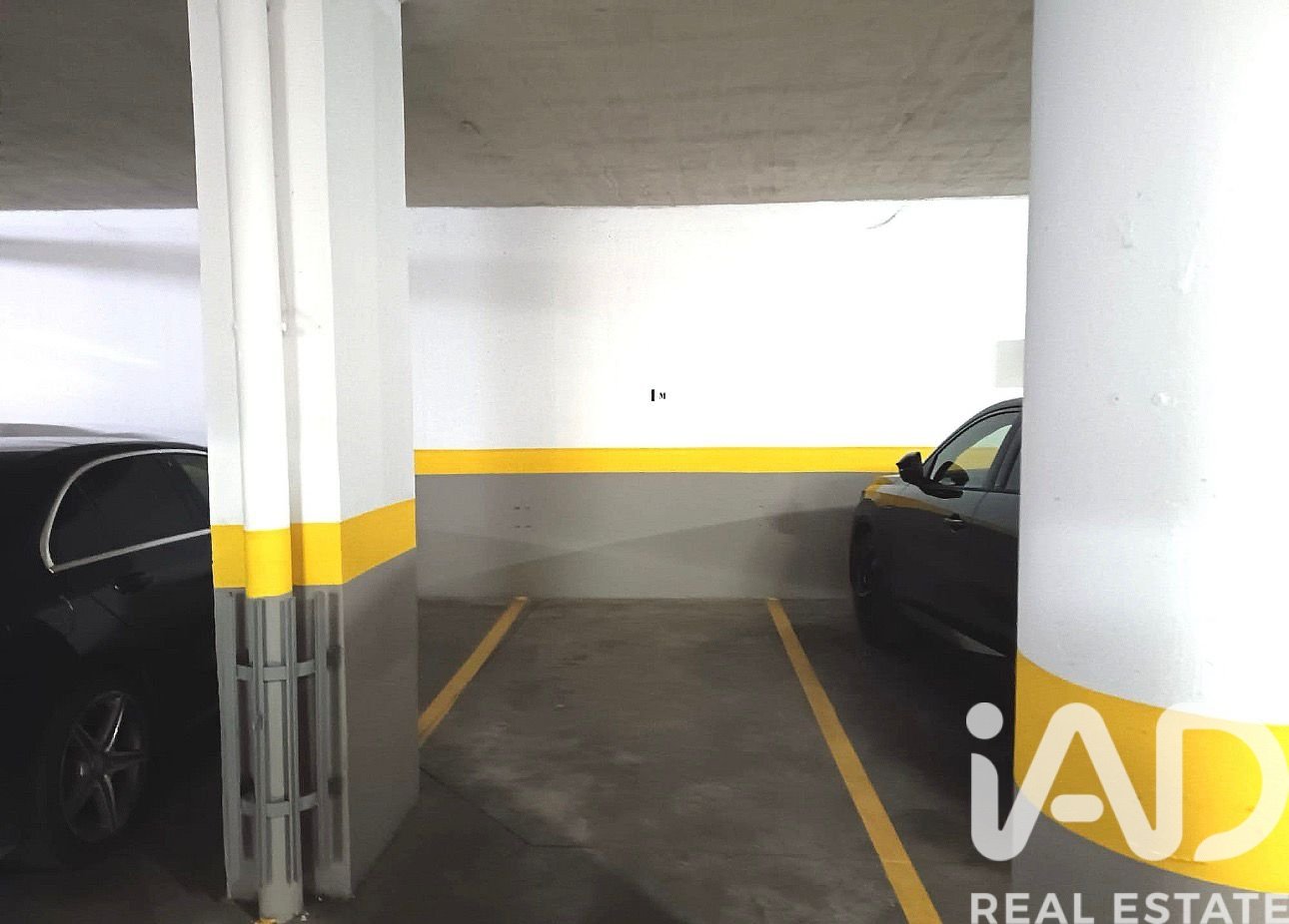 Autotallit Madrid, Espanja 10 m2 No. 193560