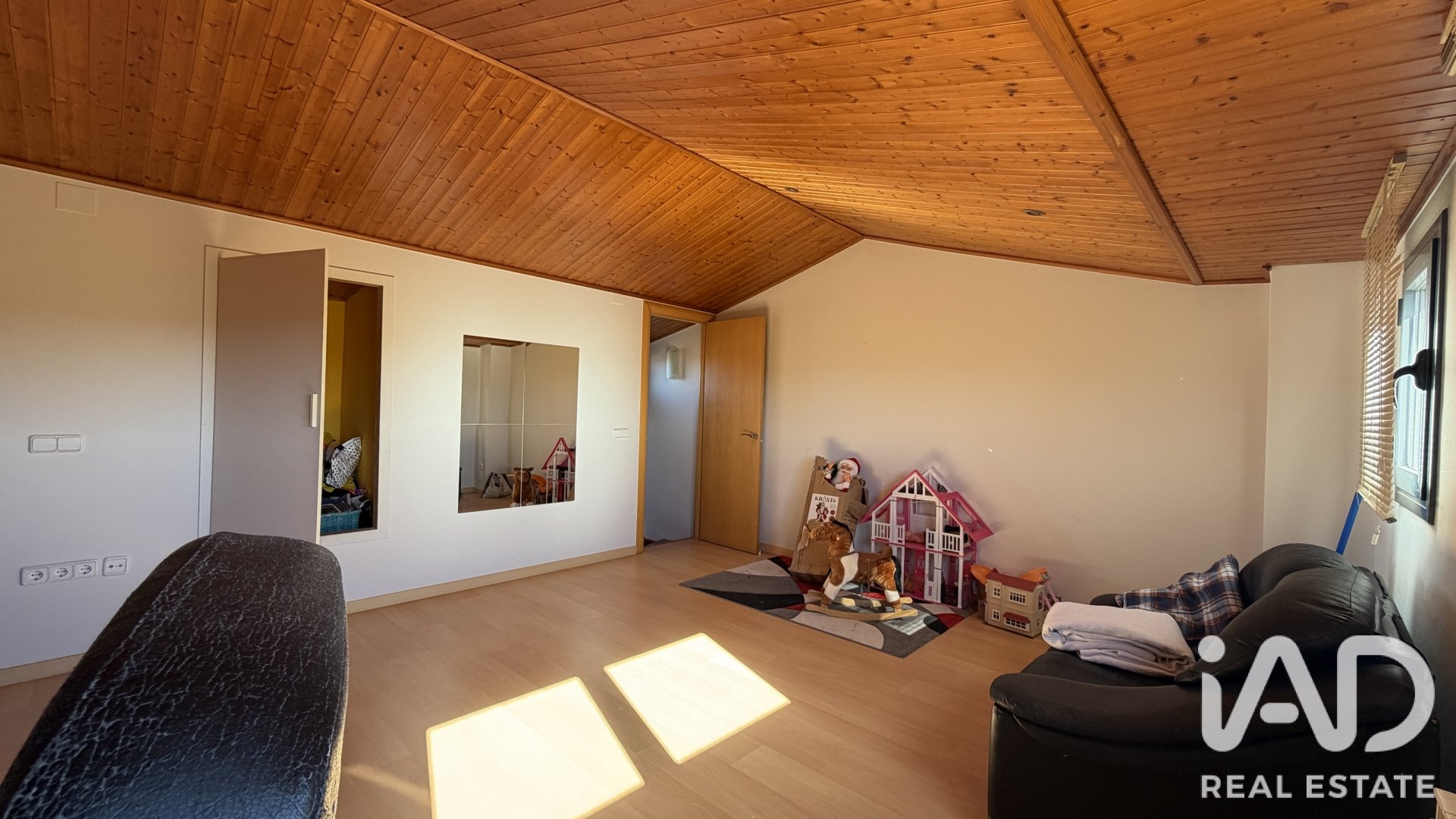 Сasa en Juneda, Lérida, España 3 dormitorios, 205 m2 No. 195846