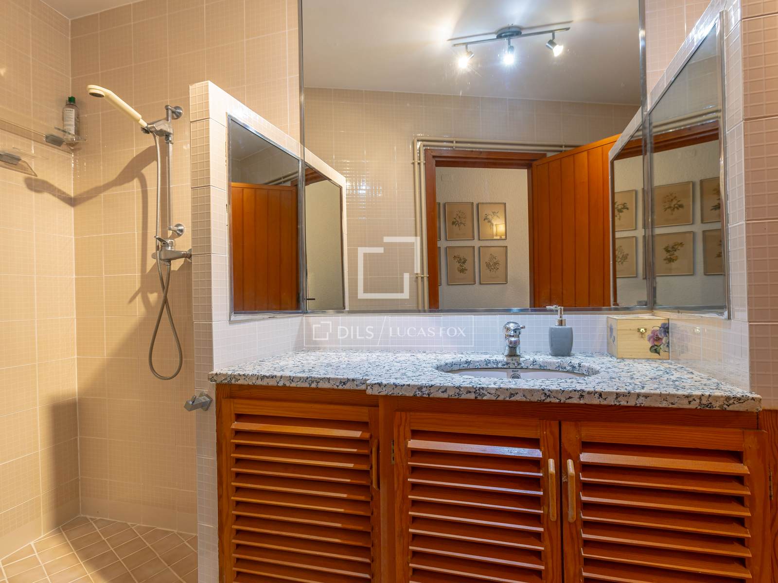 Villa in Sant Andreu de Llavaneres, Barcelona, Spain 7 bedrooms, 726 sq.m. No. 192819
