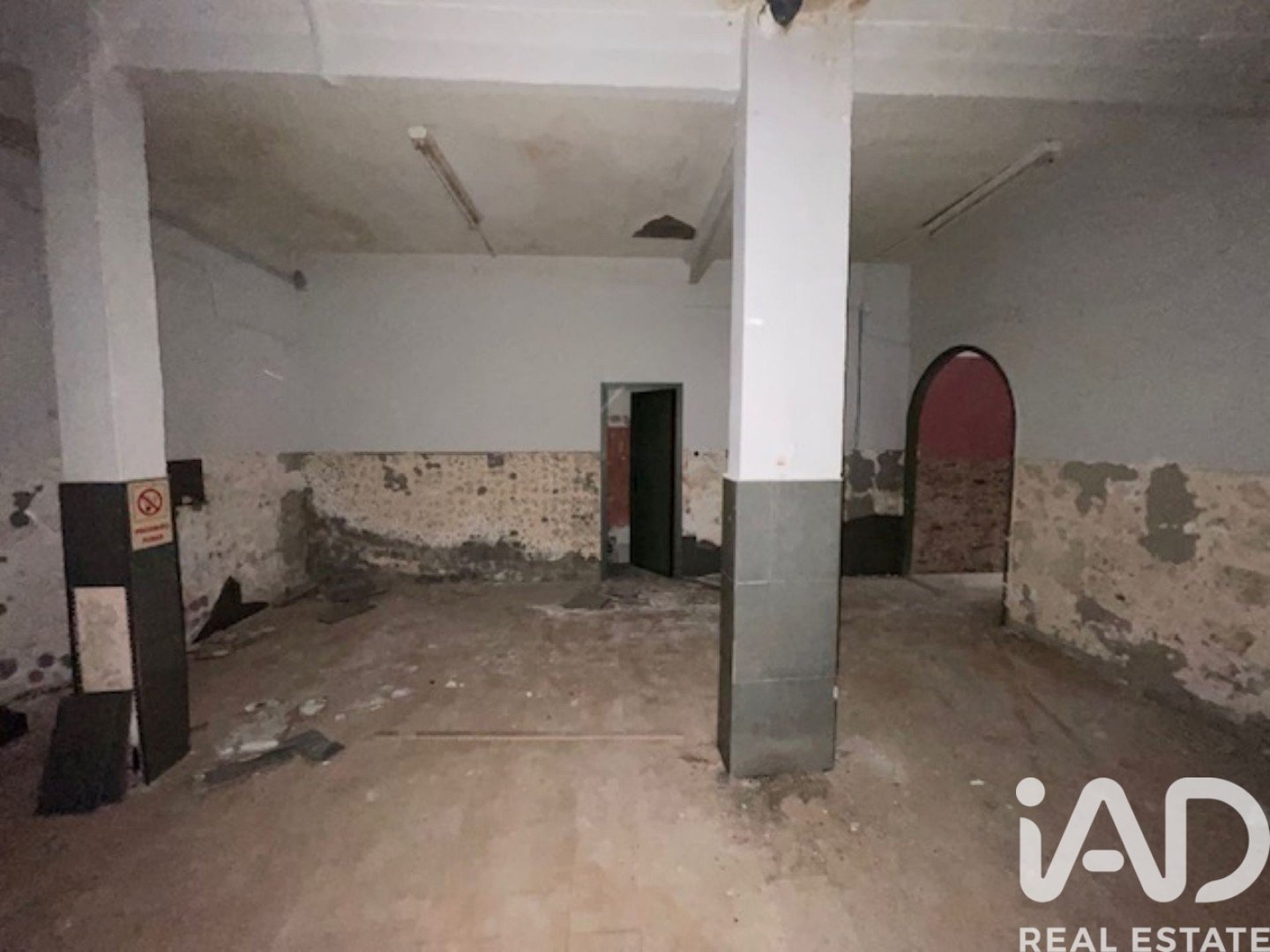 Propiedad comercial en Sevilla, España 102 m2 No. 185536