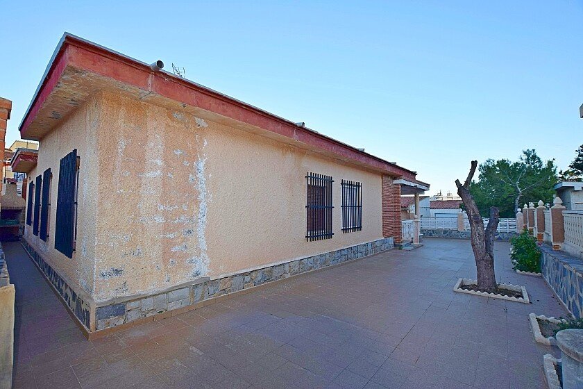 Villa in Torrevieja, Alicante, Spain 3 bedrooms, 142 sq.m. No. 103385