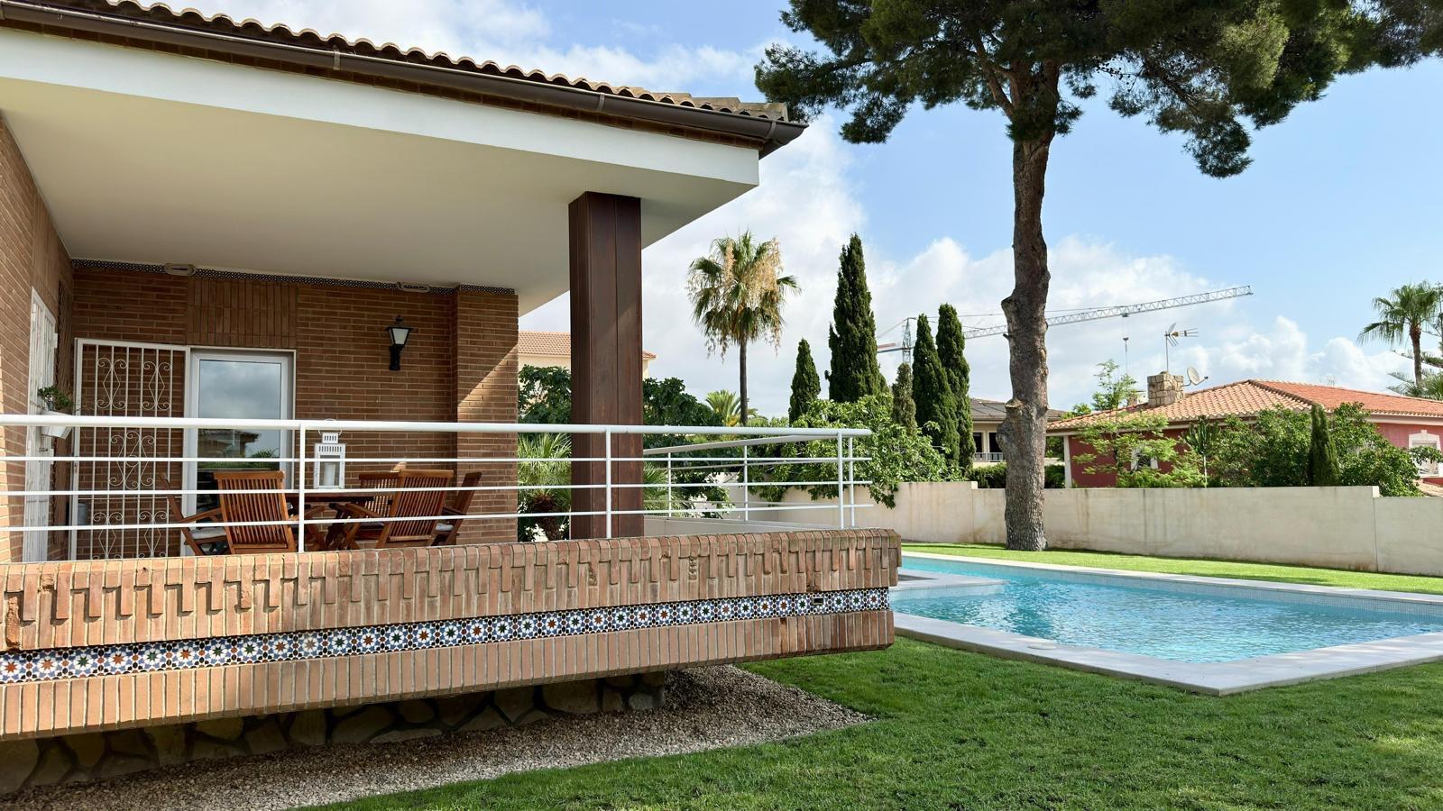 Huvila La Nucia, Alicante, Espanja 3 makuuhuonetta, 300 m2 No. 149398