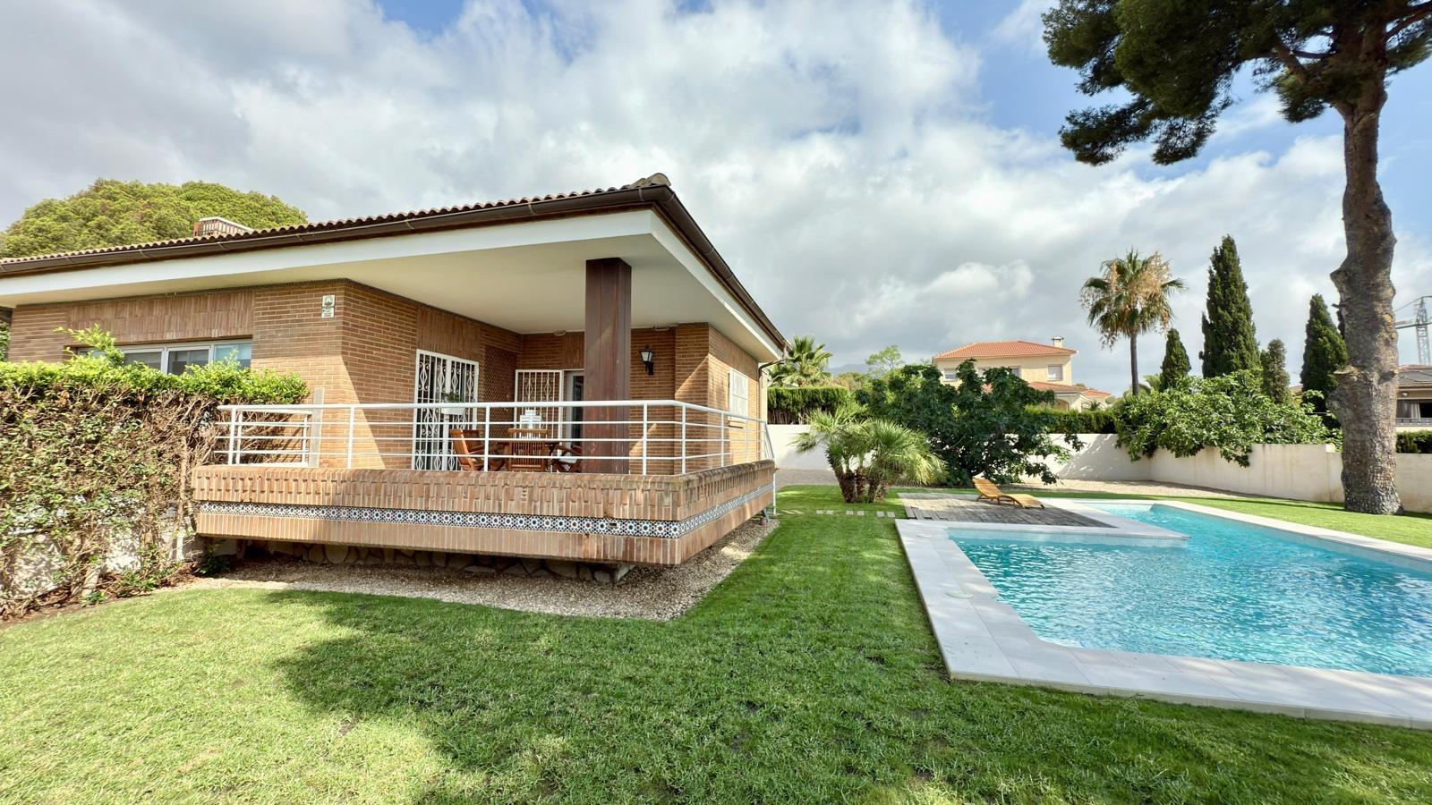 Huvila La Nucia, Alicante, Espanja 3 makuuhuonetta, 300 m2 No. 149398