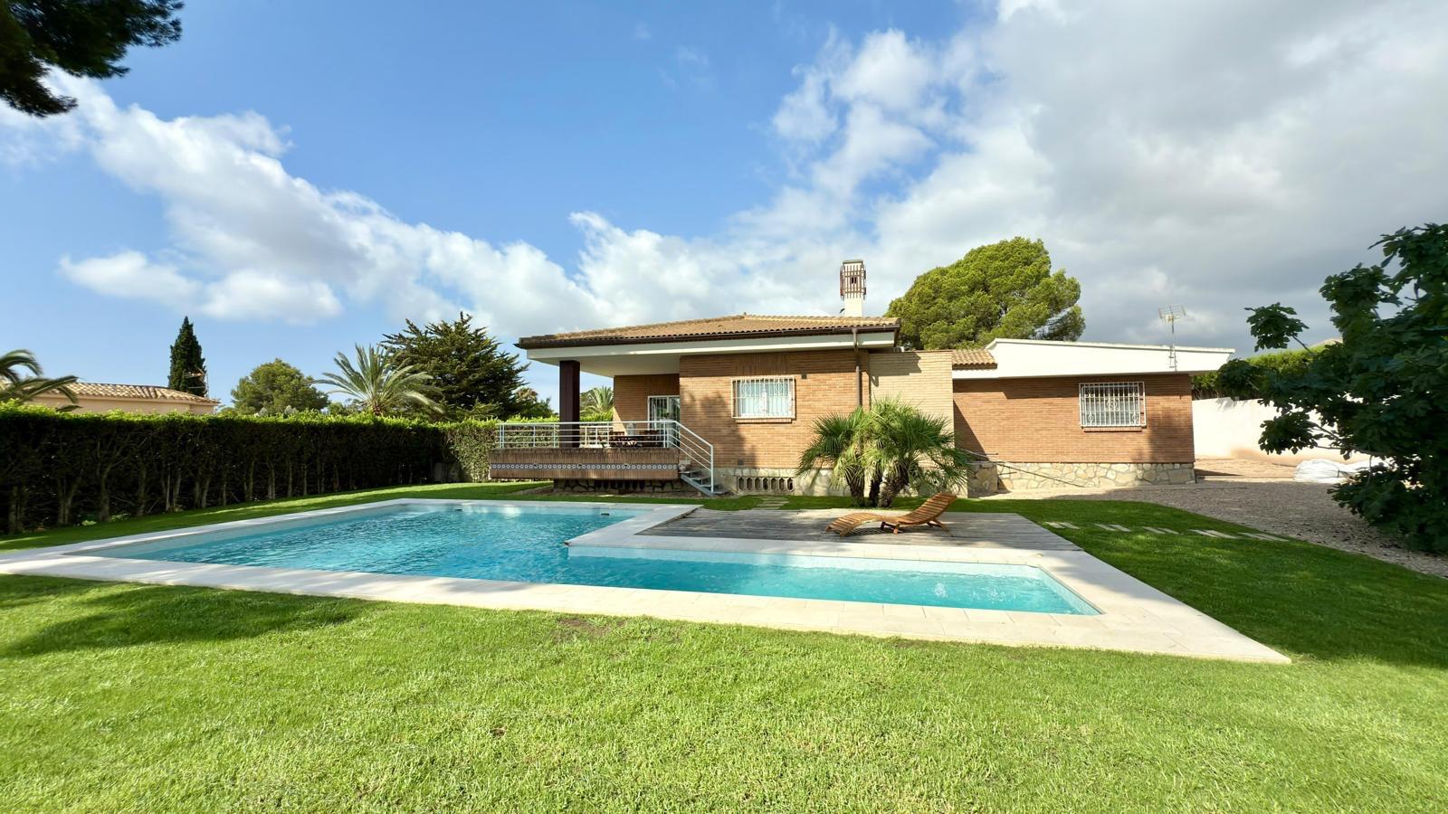 Huvila La Nucia, Alicante, Espanja 3 makuuhuonetta, 300 m2 No. 149398